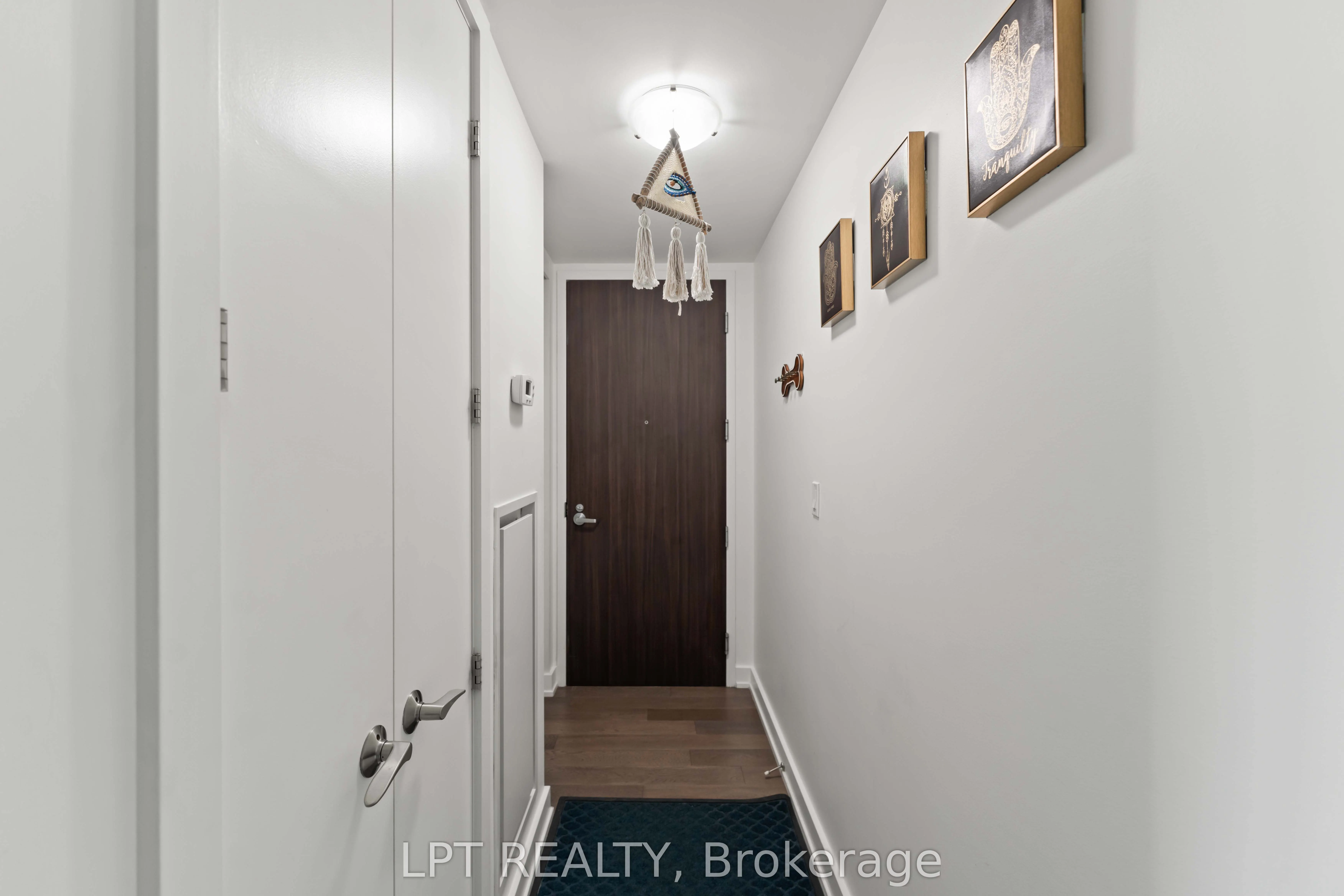 111 Champagne Avenue S, #307