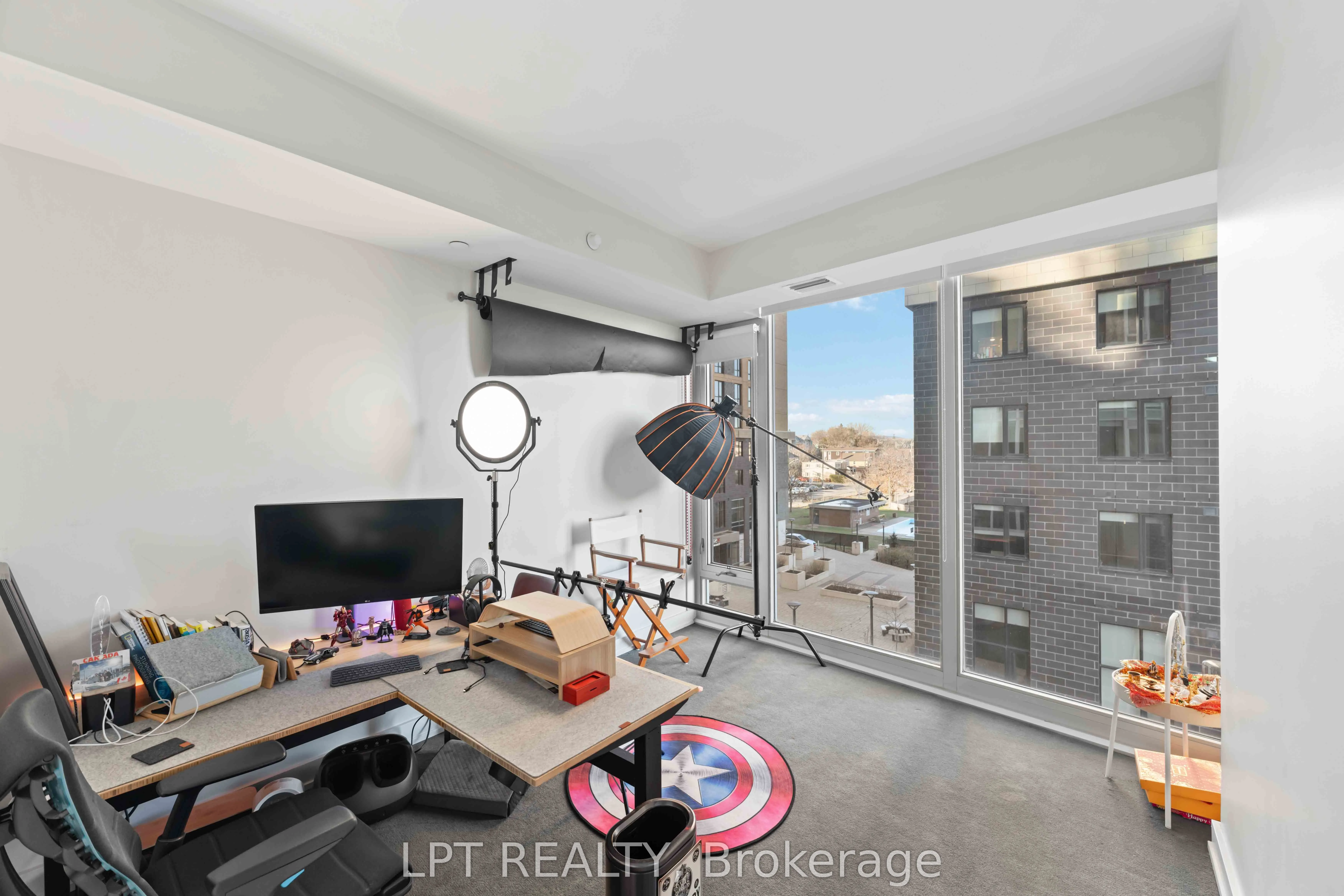 111 Champagne Avenue S, #307