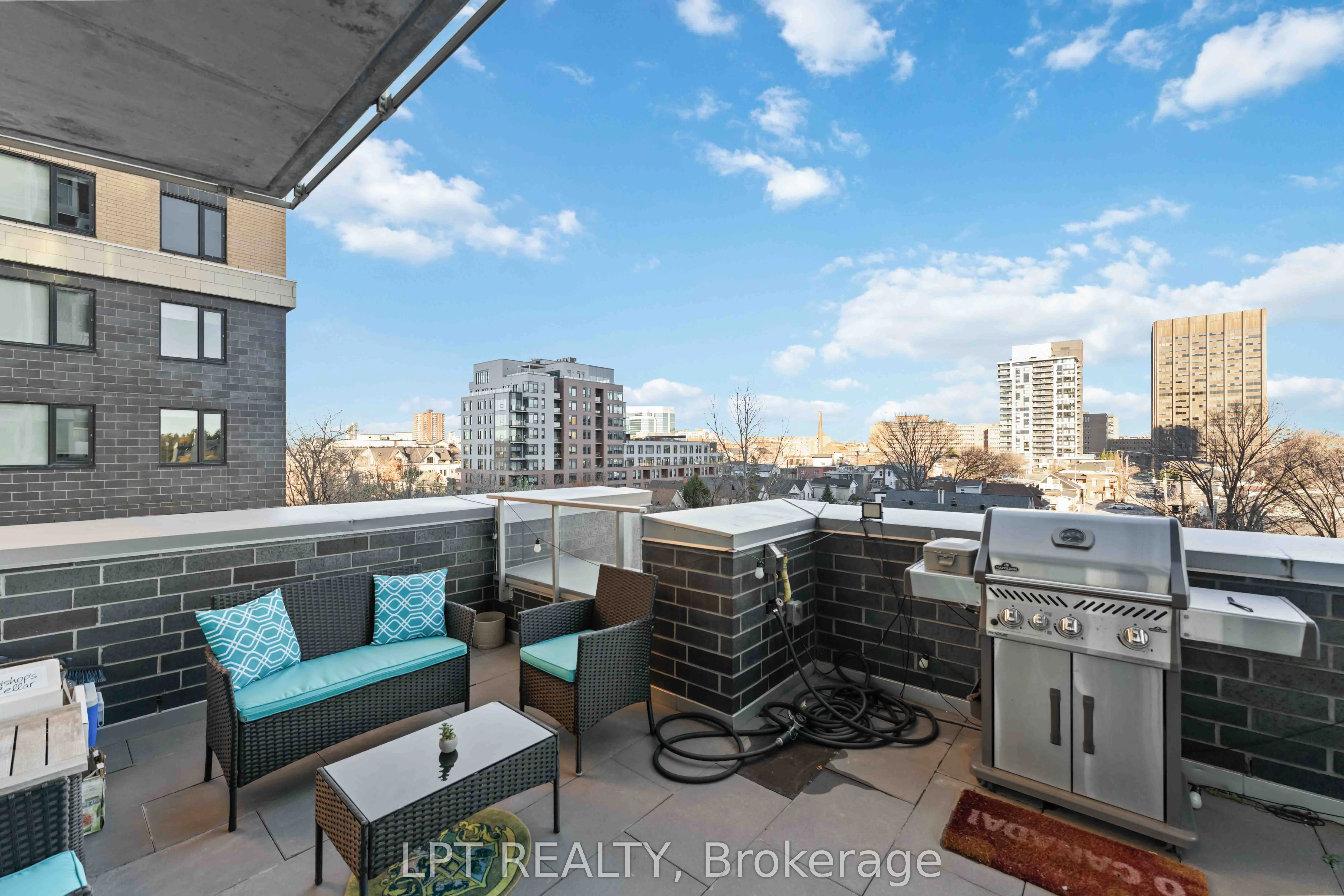 111 Champagne Avenue S, #307