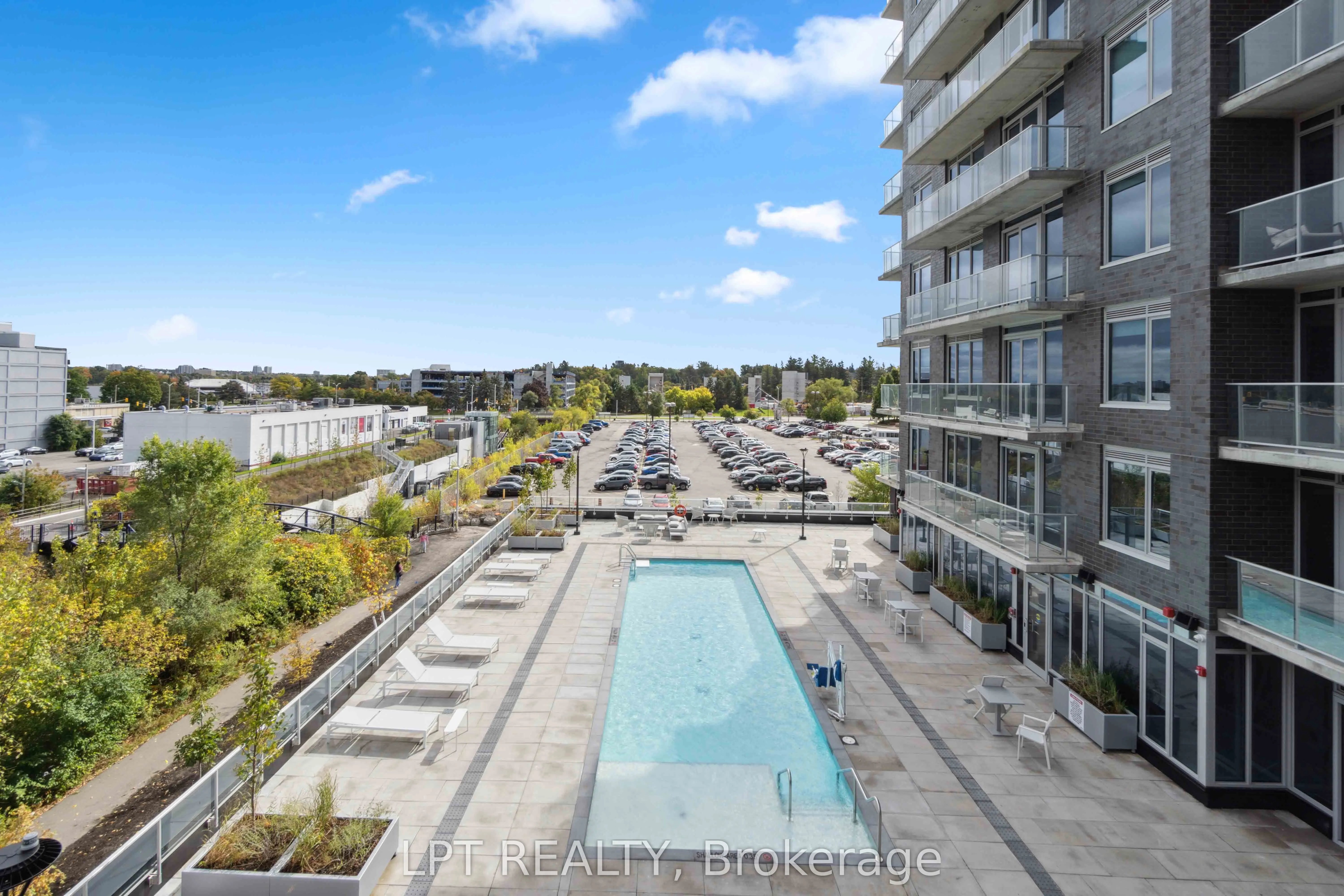 111 Champagne Avenue S, #307
