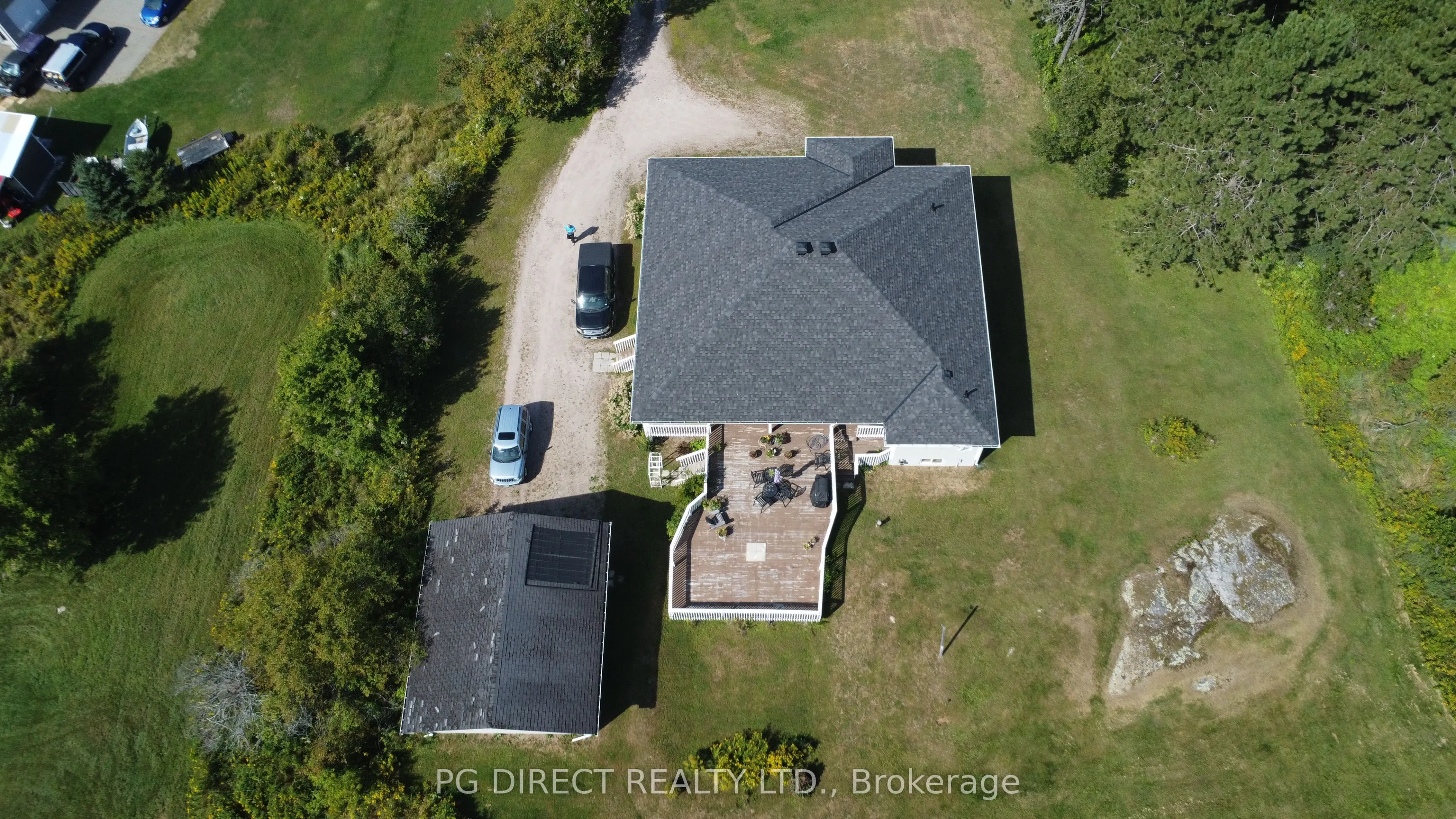 270 Pinecreek Crescent