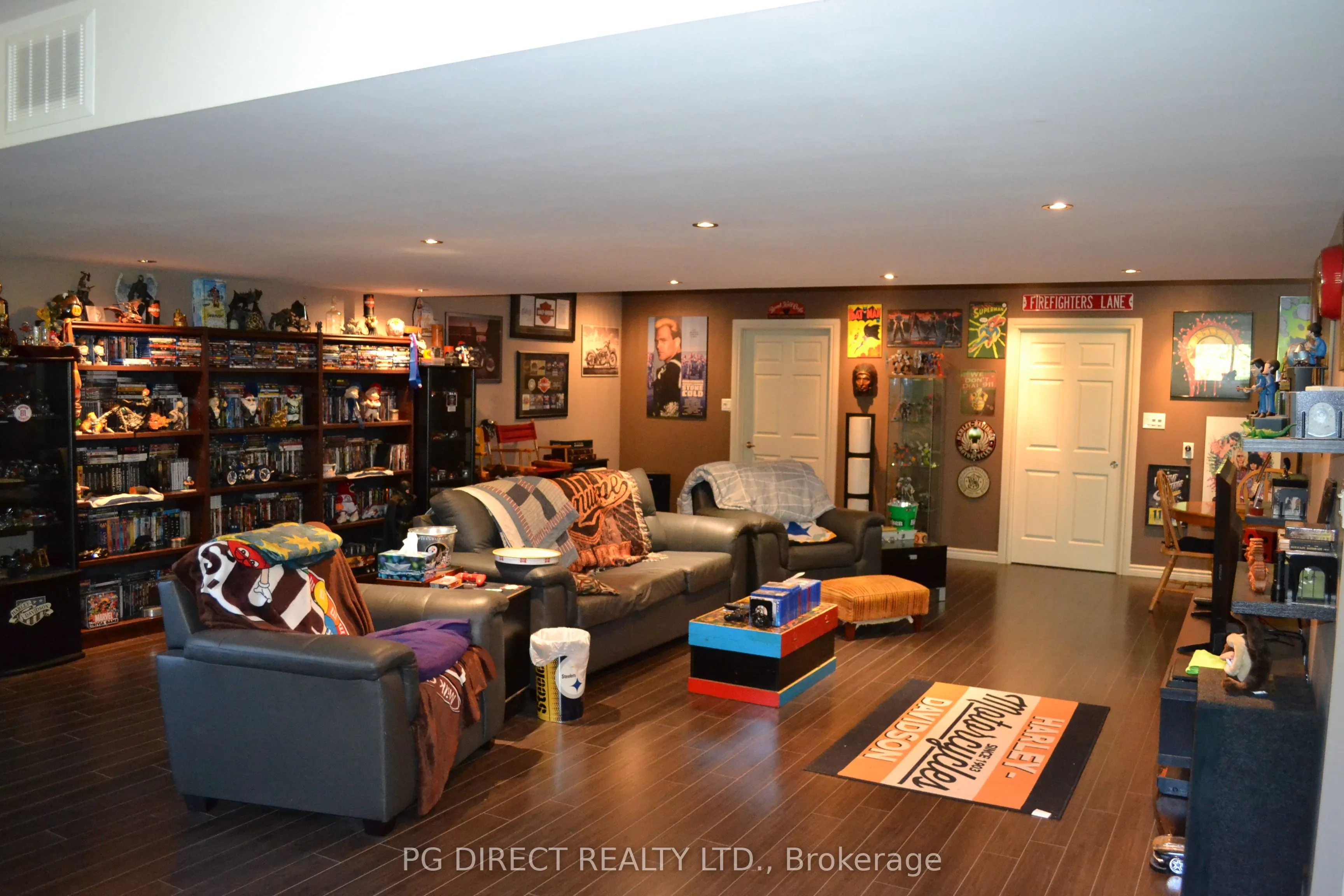 270 Pinecreek Crescent