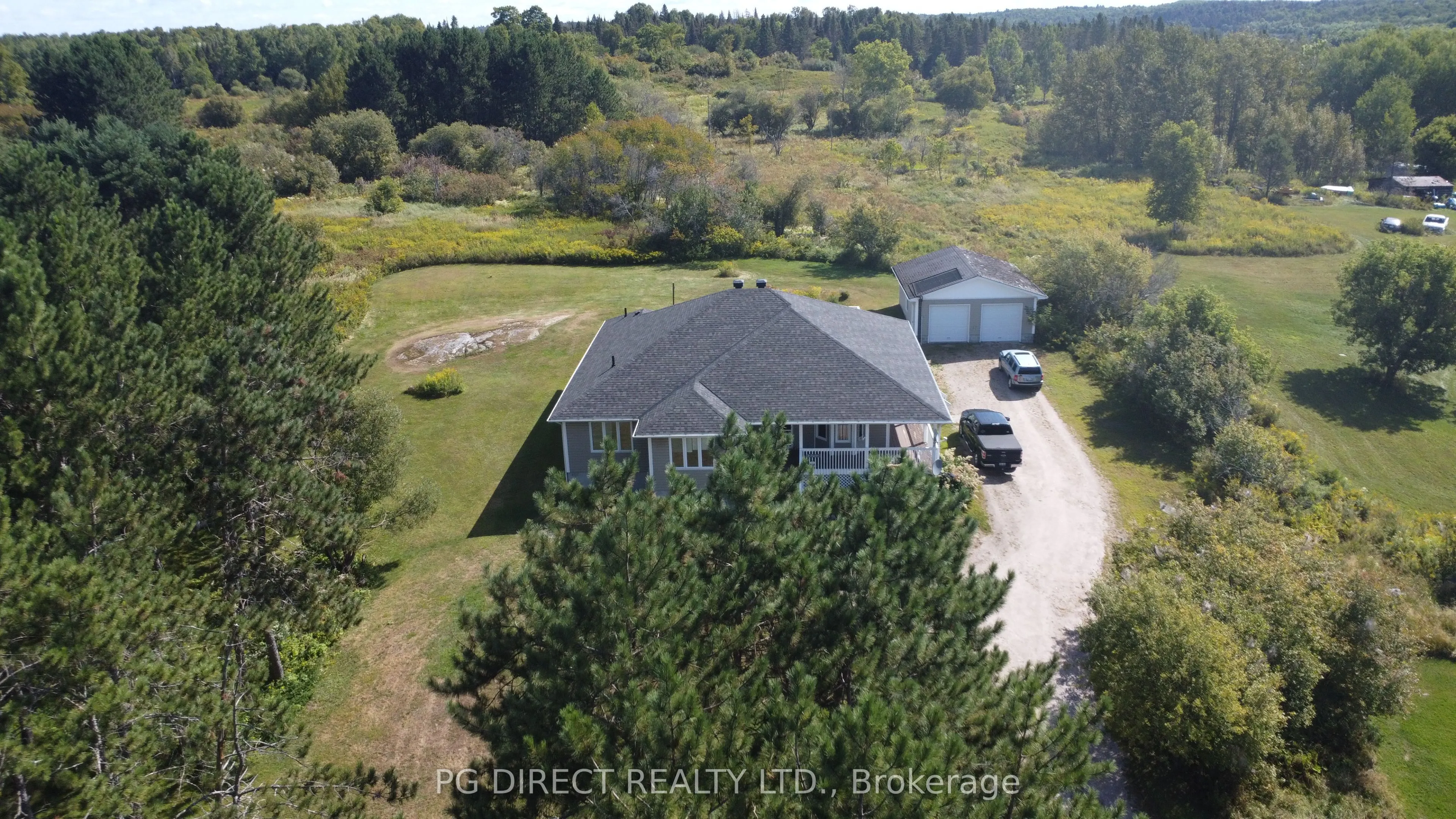 270 Pinecreek Crescent