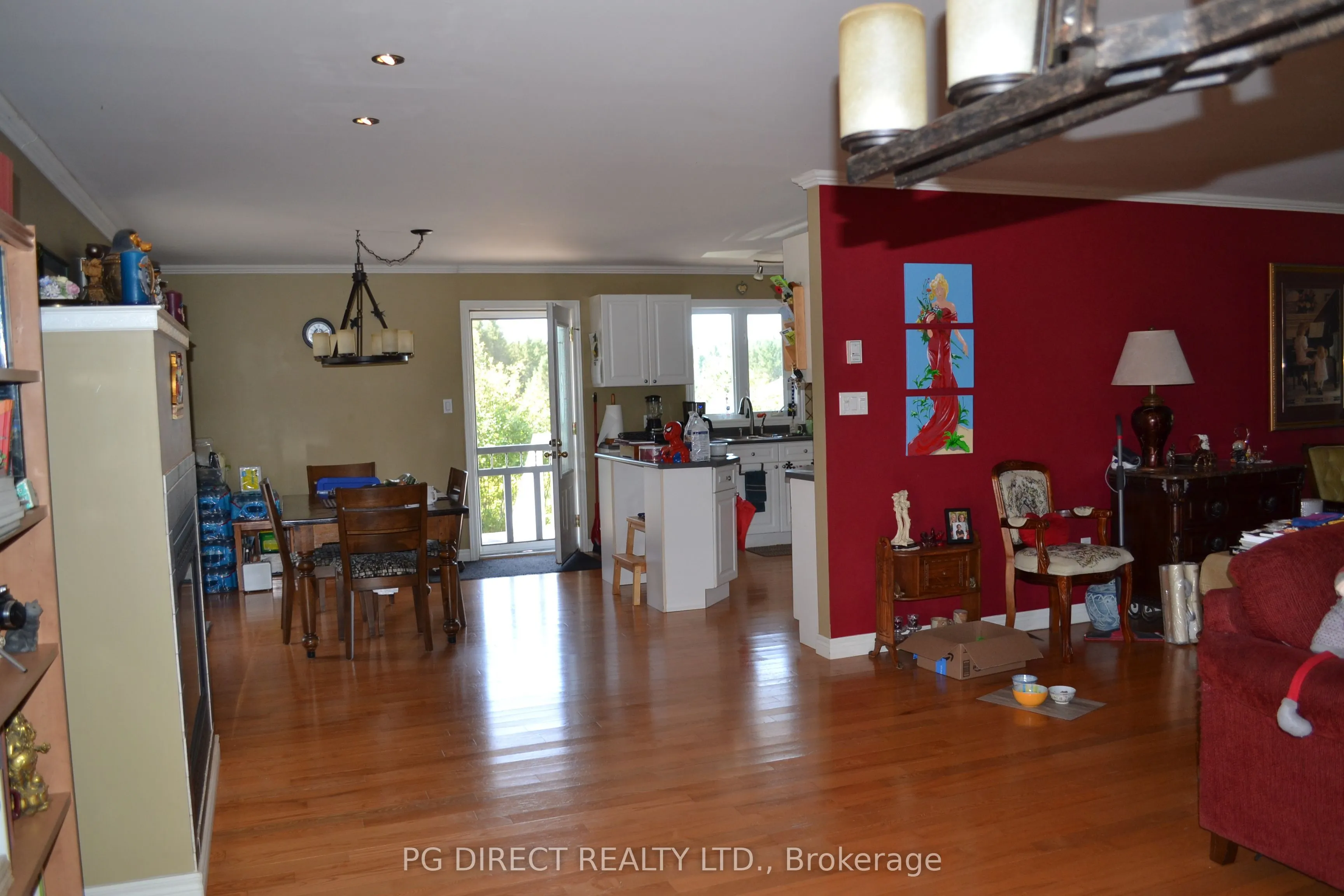 270 Pinecreek Crescent