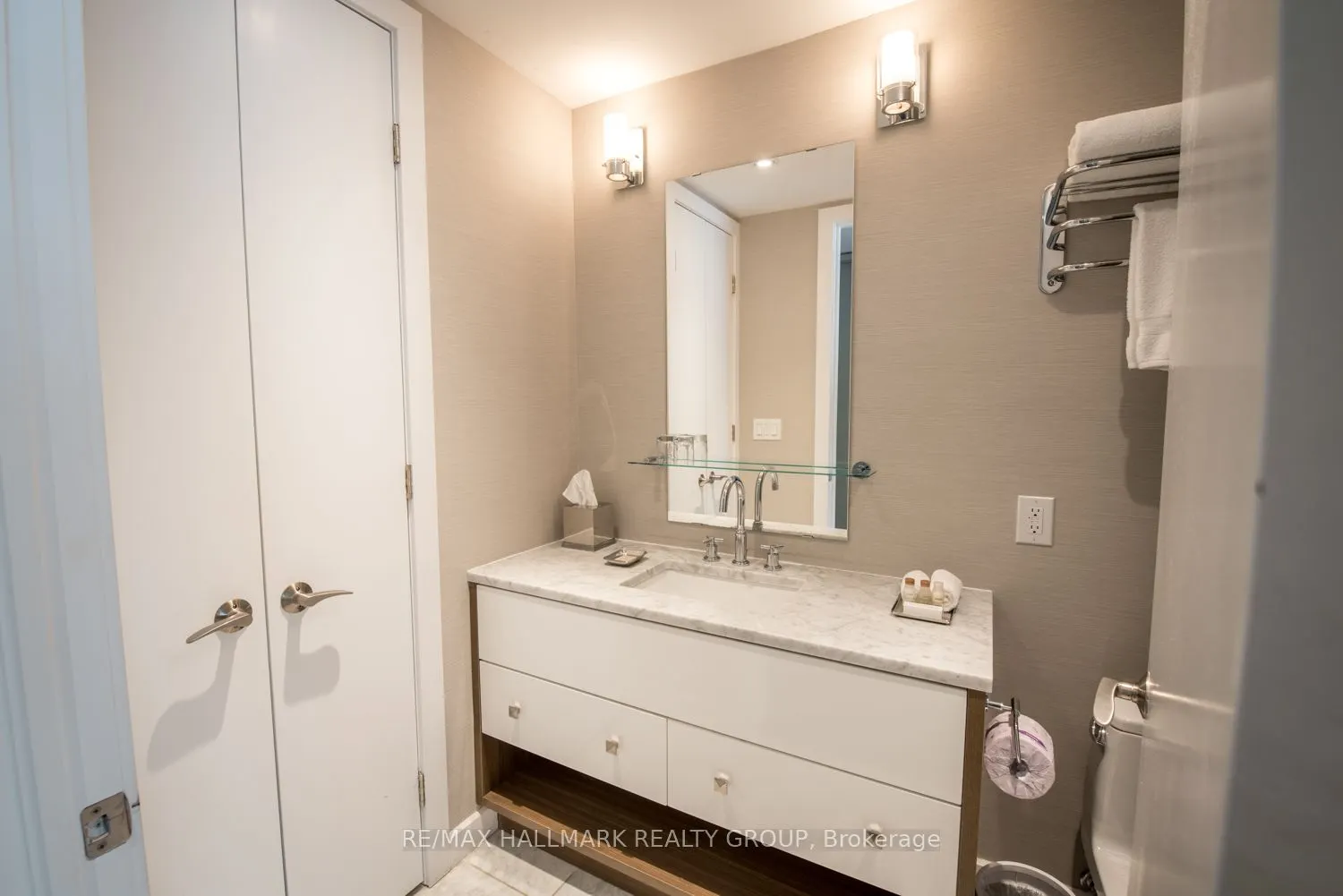 300 Lisgar Street, #213