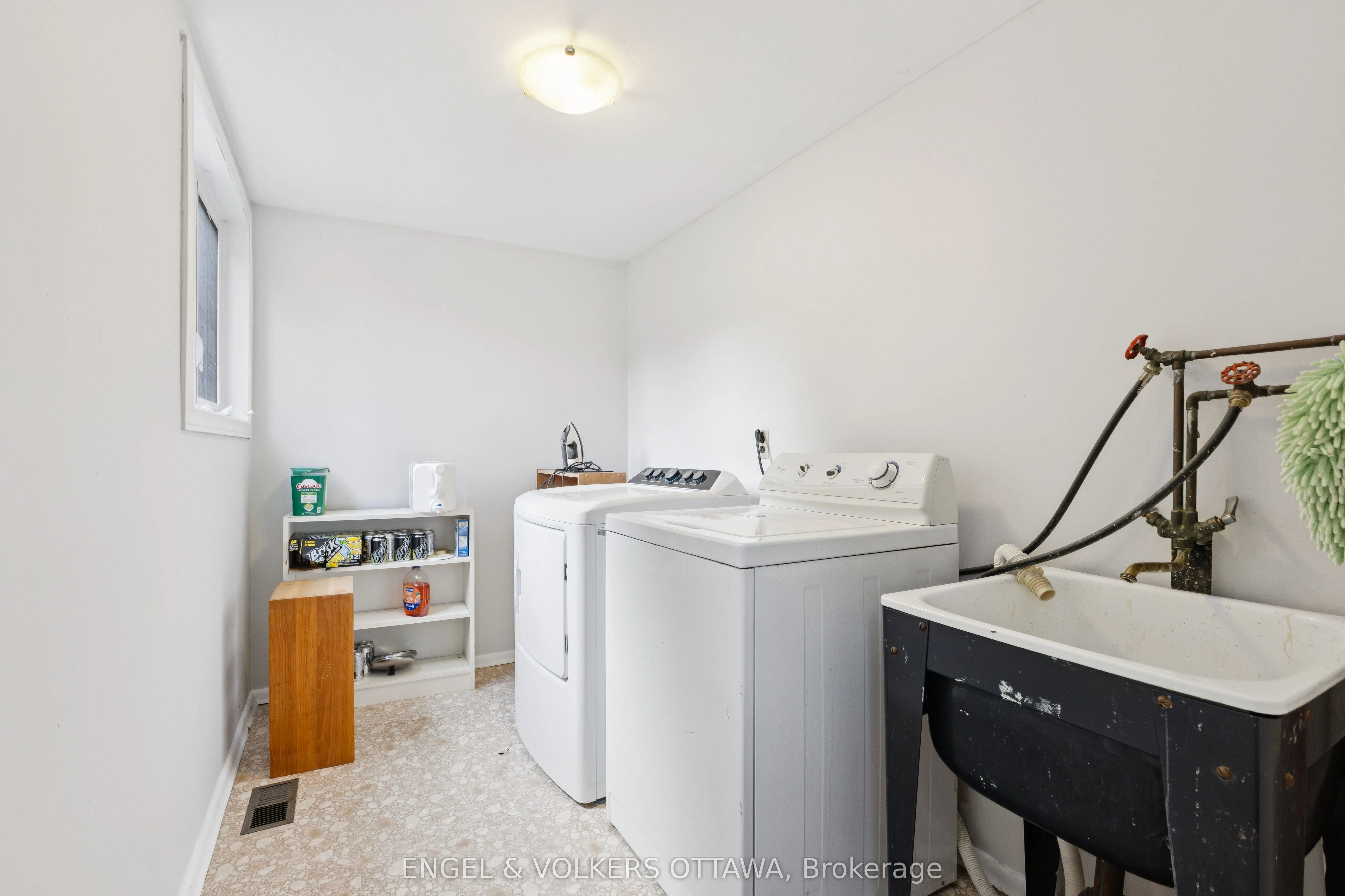 1161 Cameo Drive
