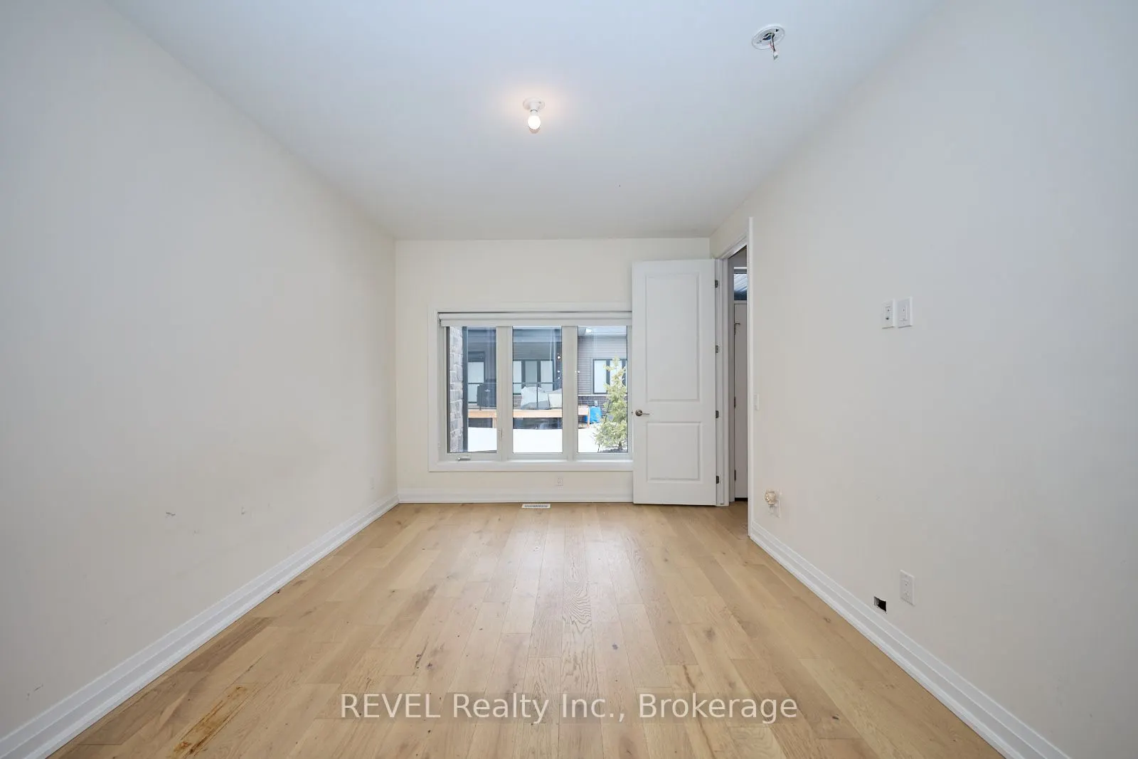 8974 Willoughby Drive, #20