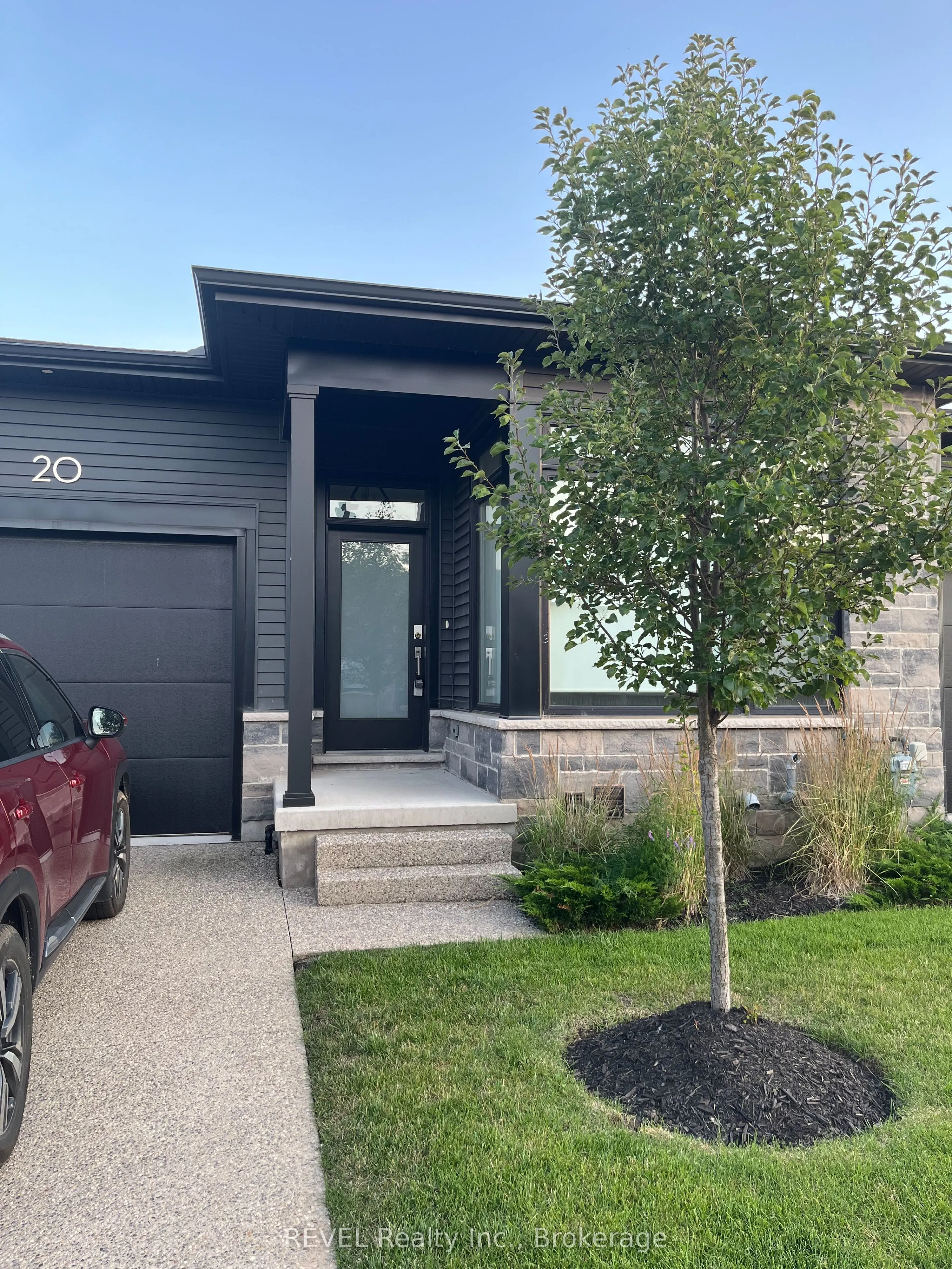 8974 Willoughby Drive, #20