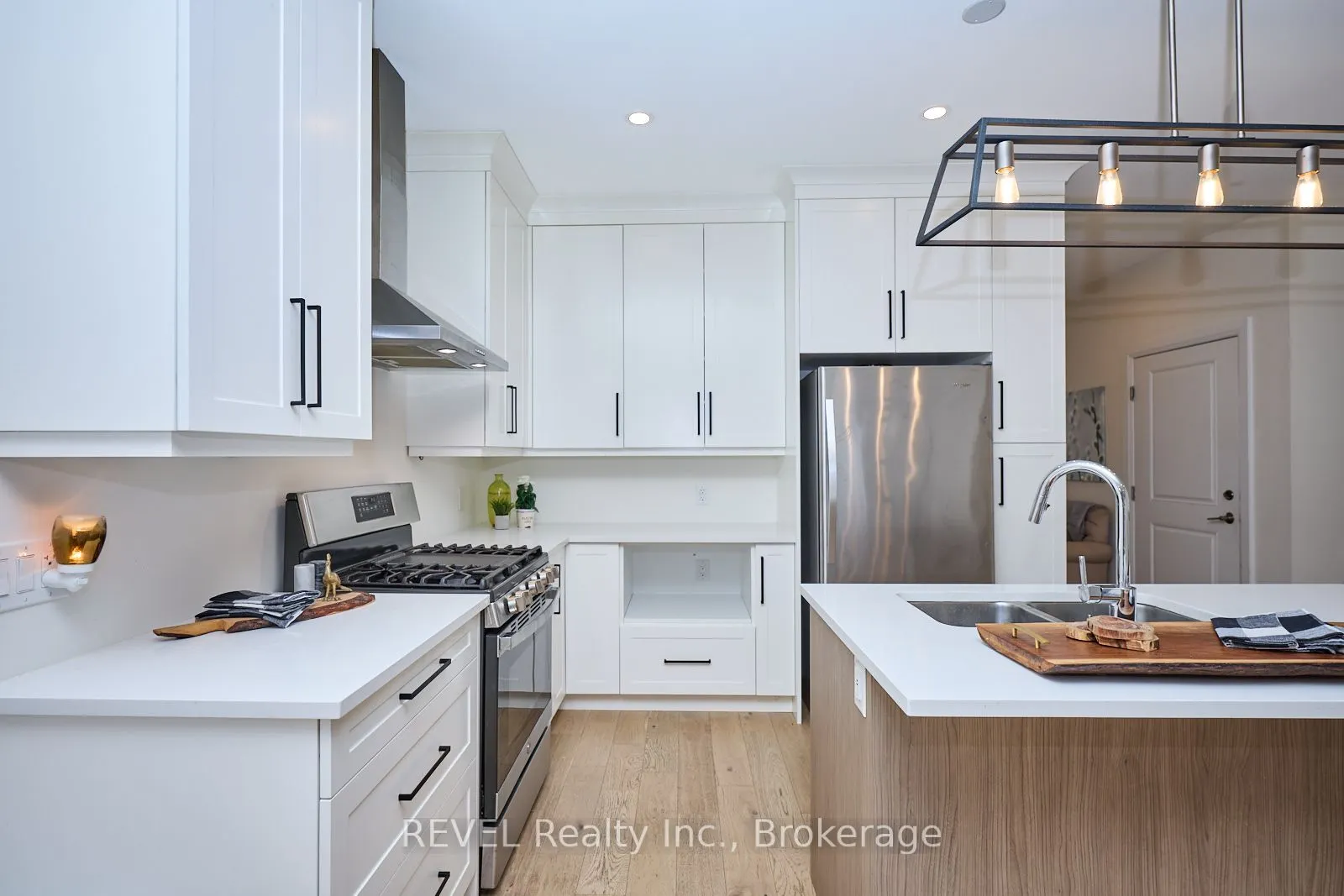 8974 Willoughby Drive, #20