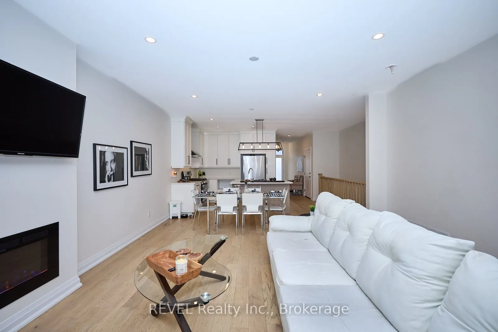 8974 Willoughby Drive, #20