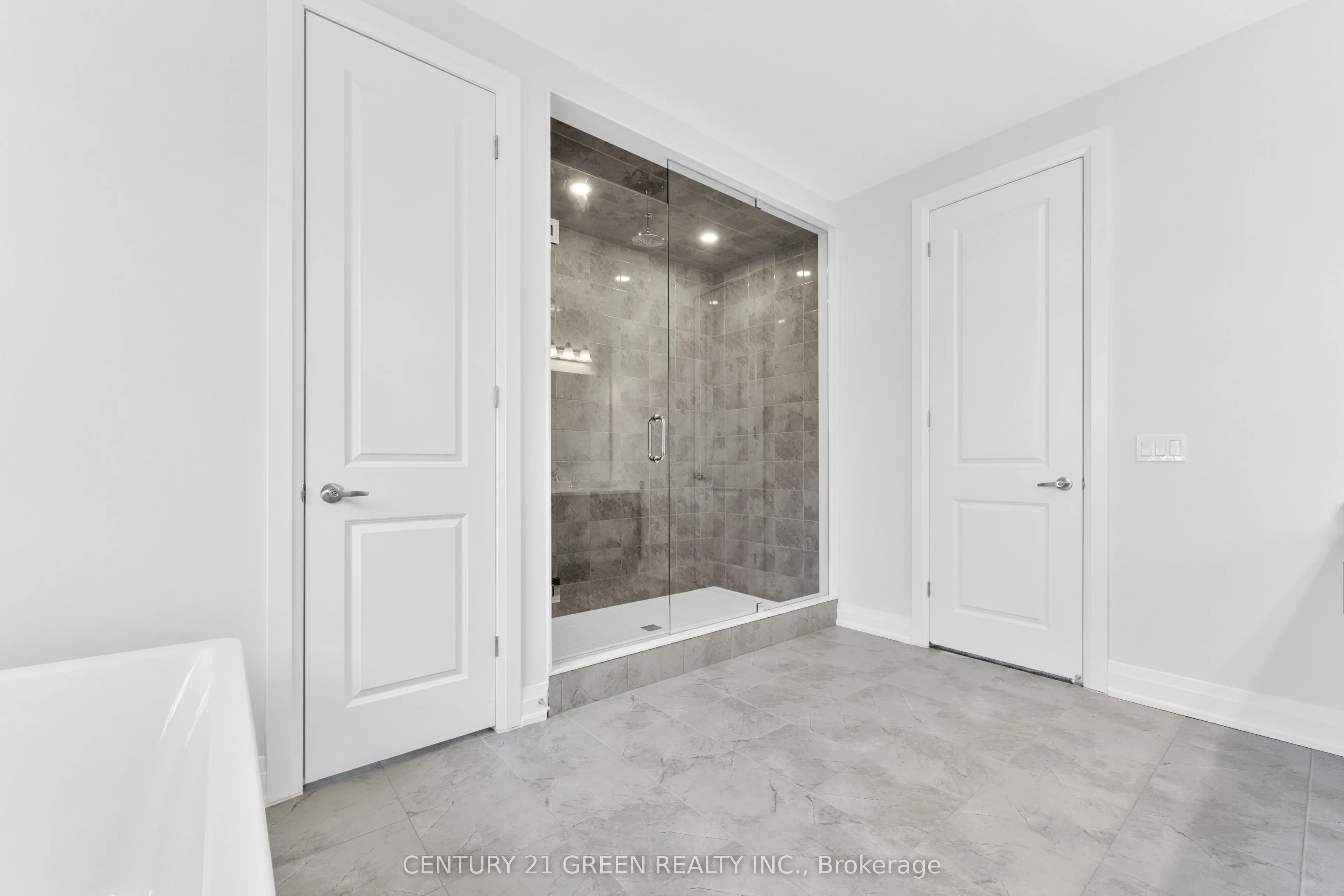1447 Upper Thames Drive