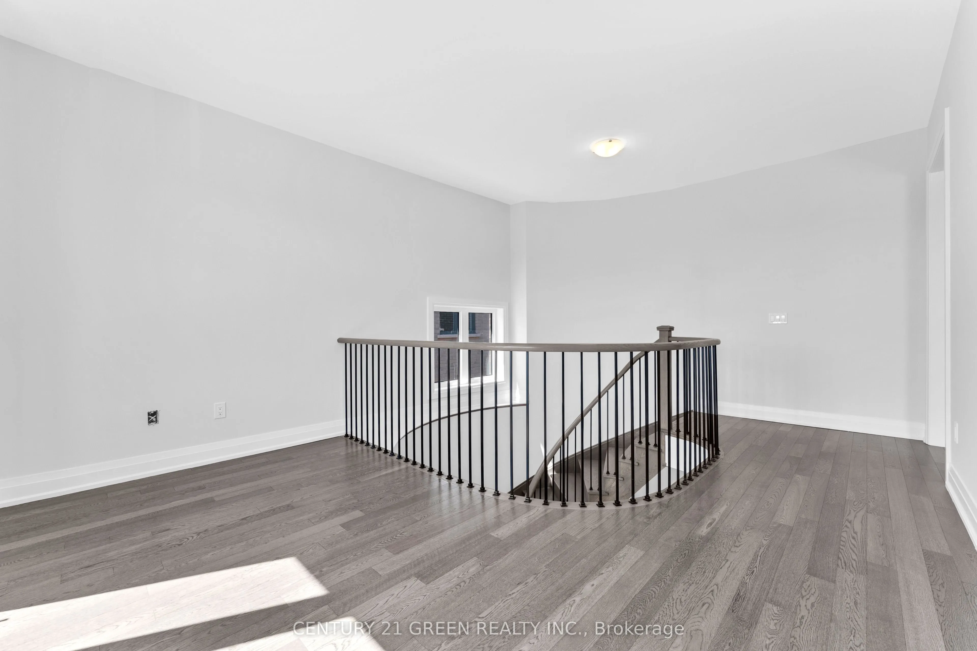 1447 Upper Thames Drive