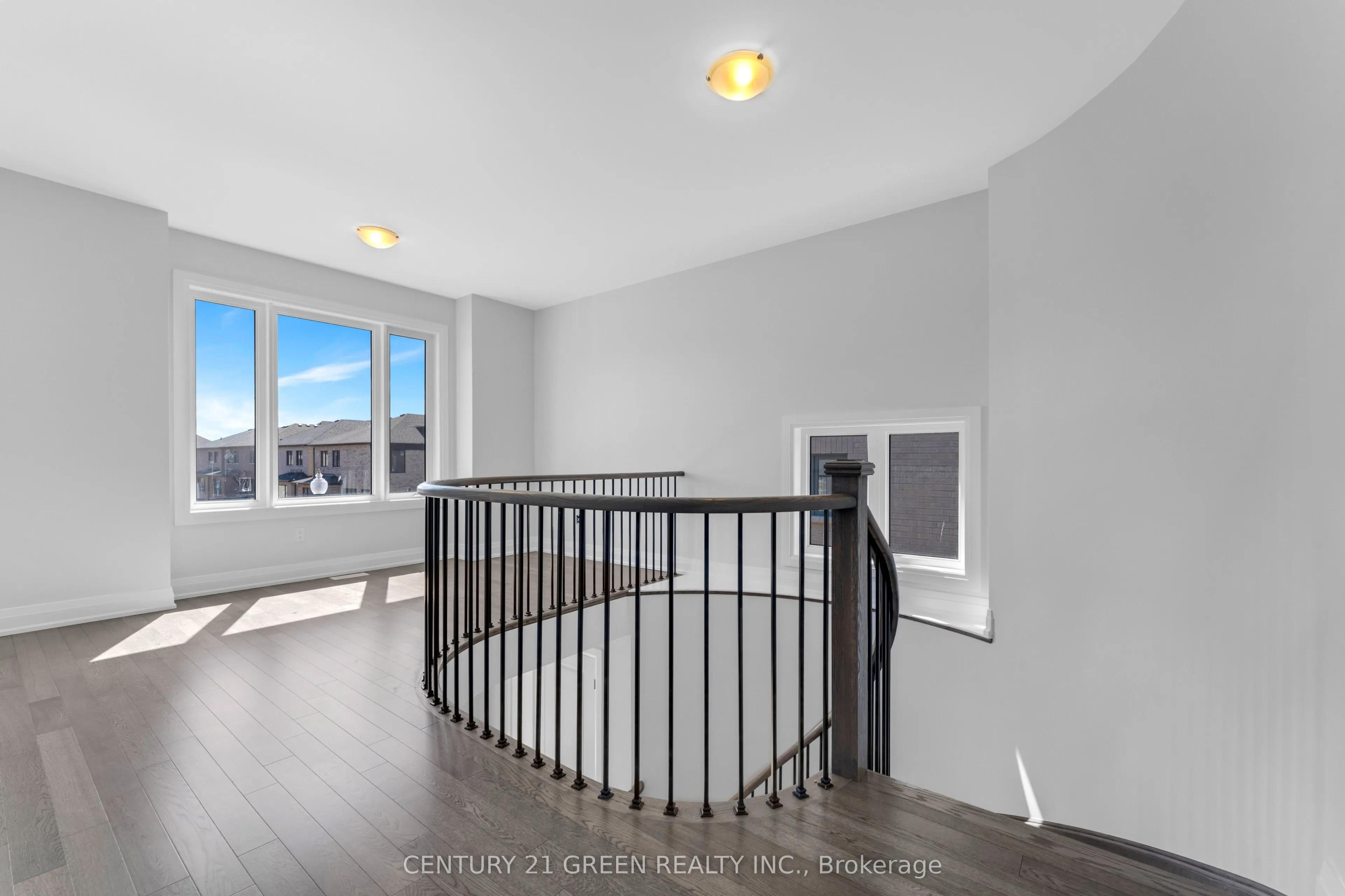 1447 Upper Thames Drive