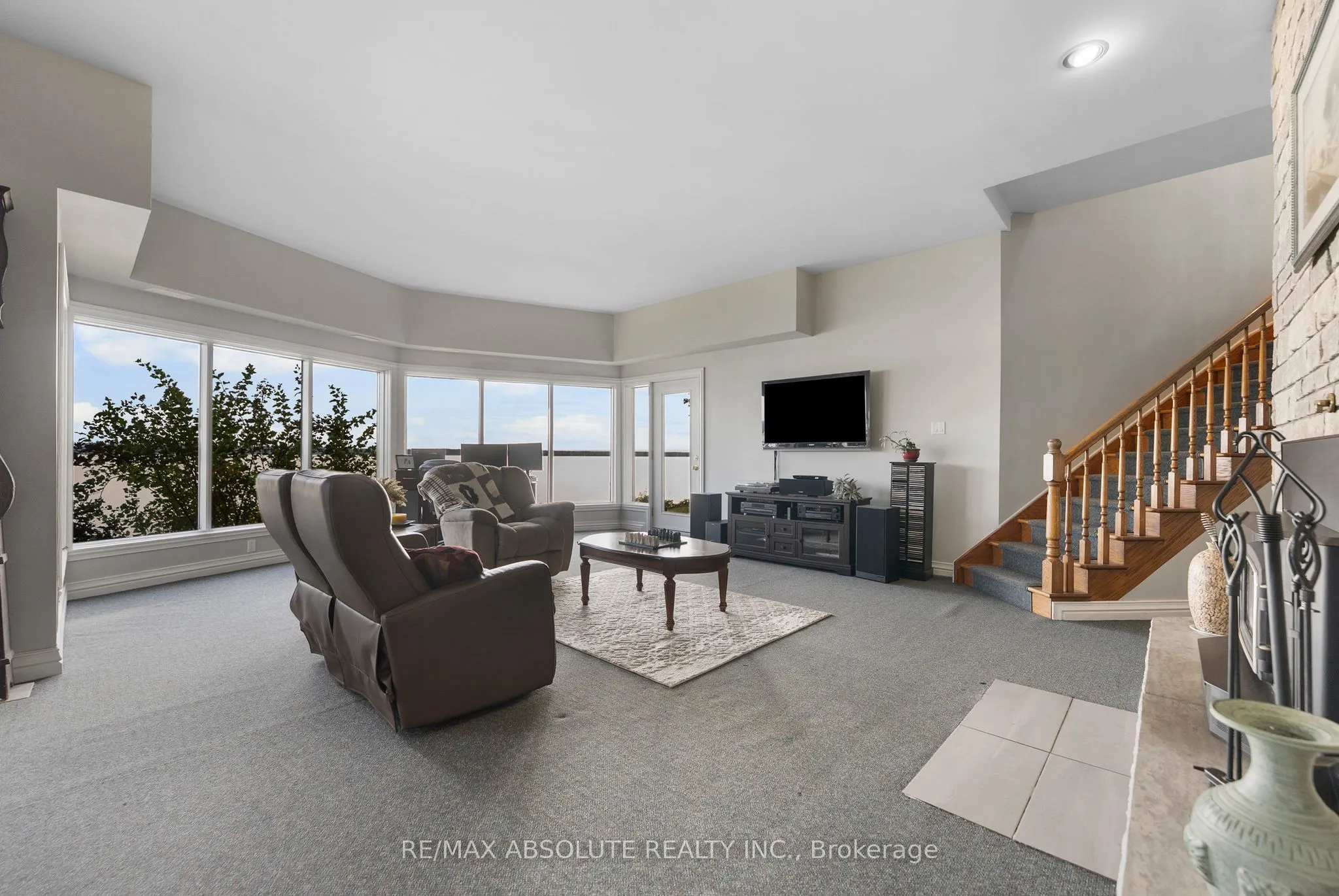 1724 River Road