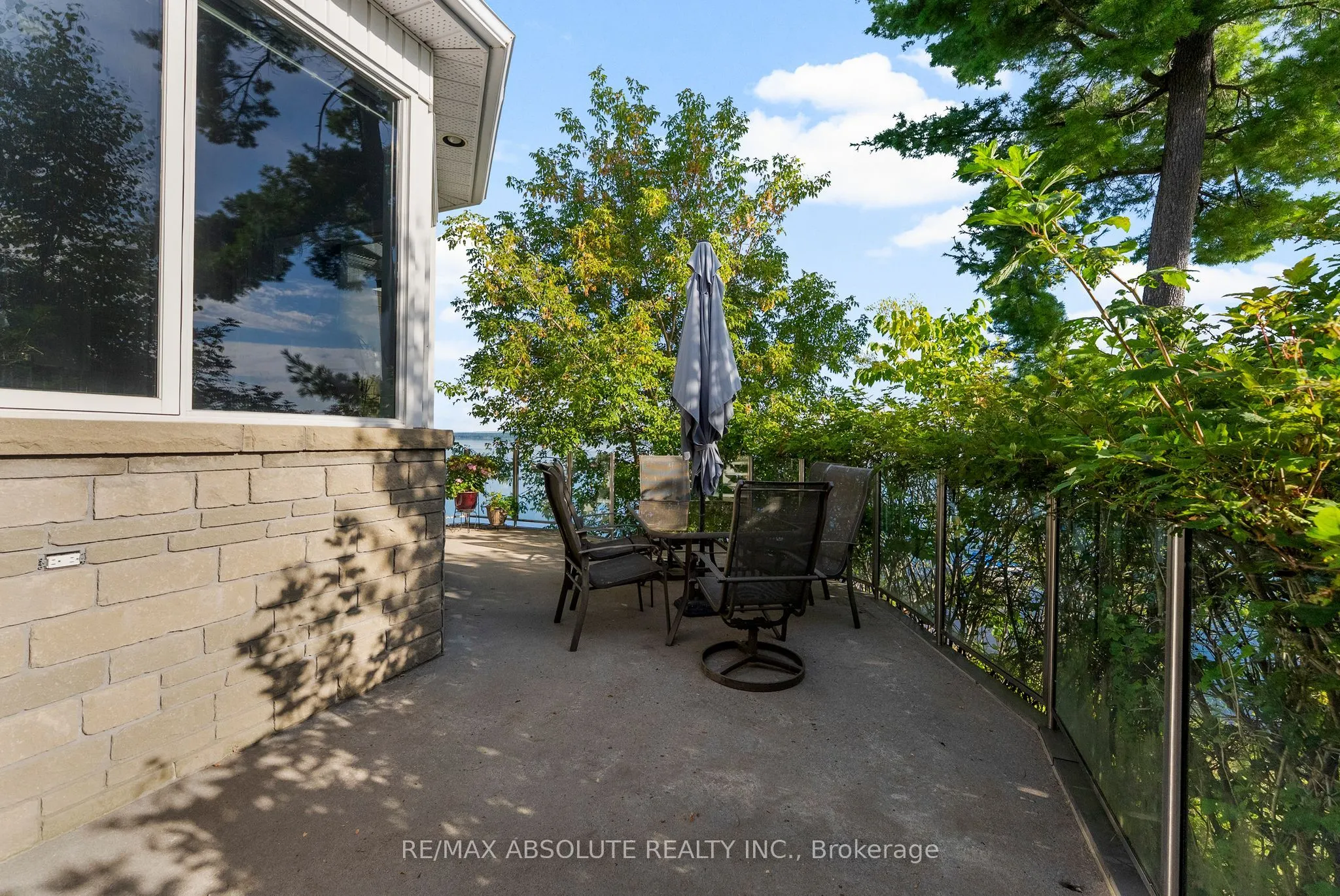 1724 River Road