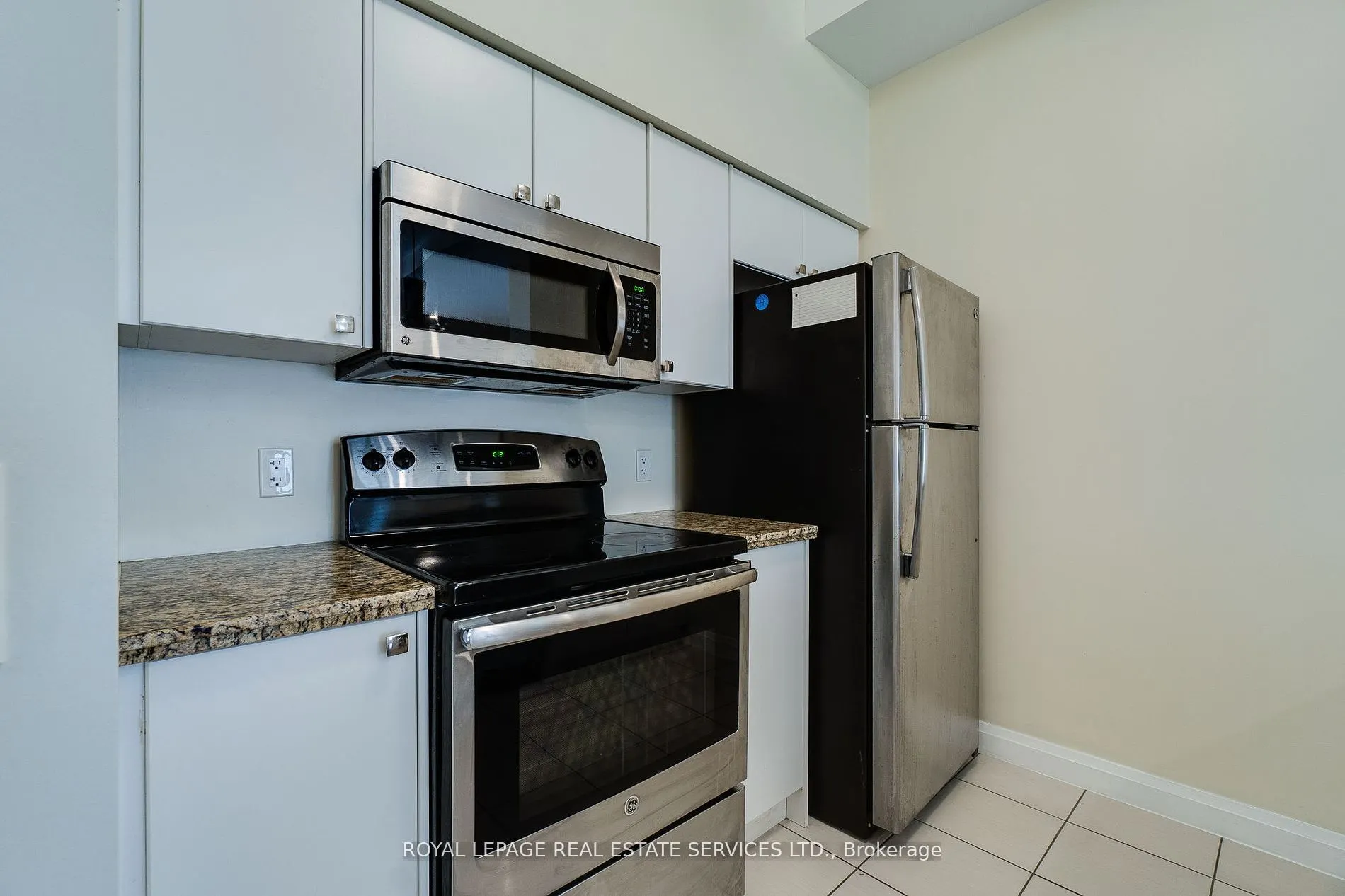 112 King Street E, #611