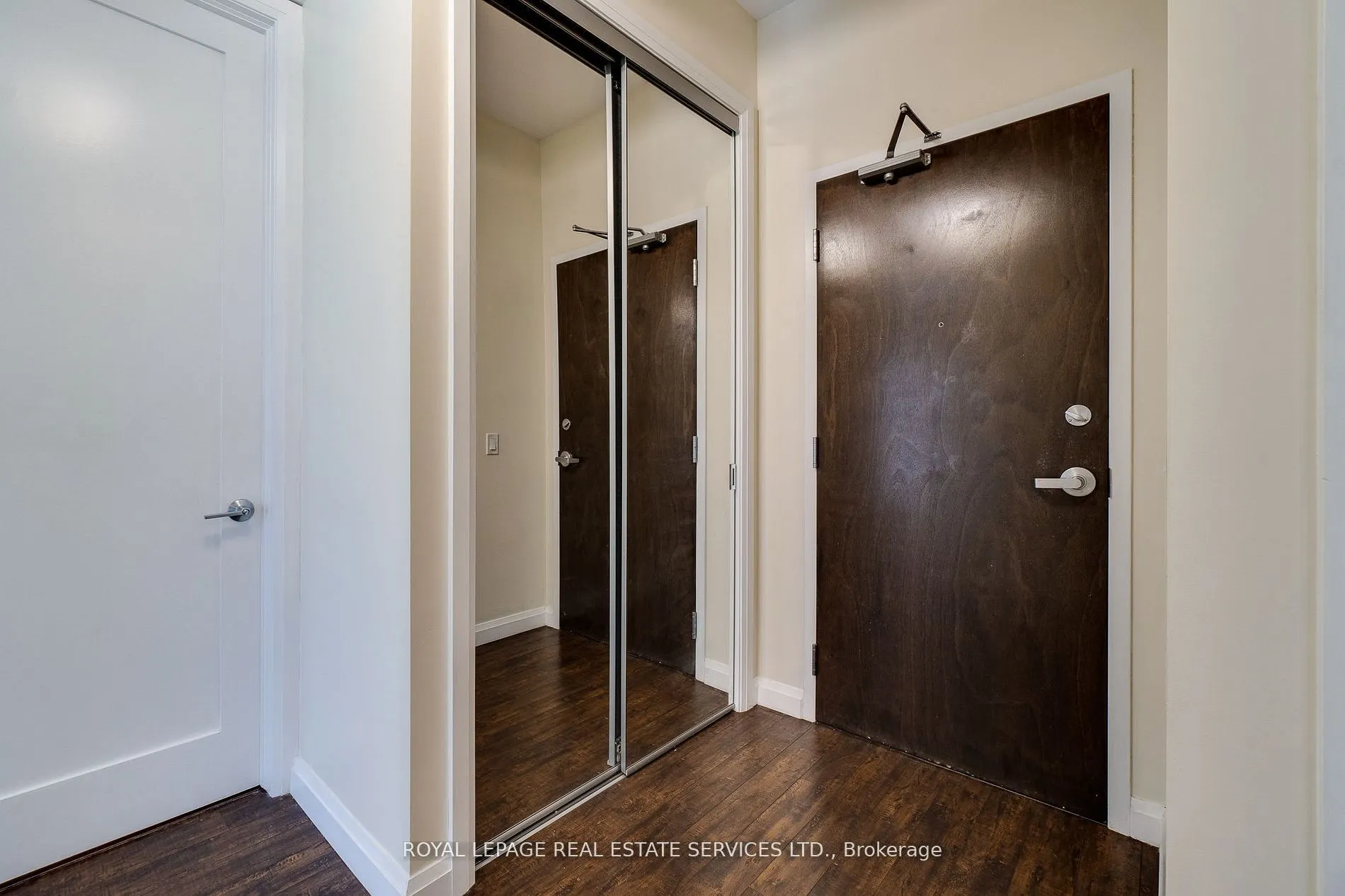 112 King Street E, #611