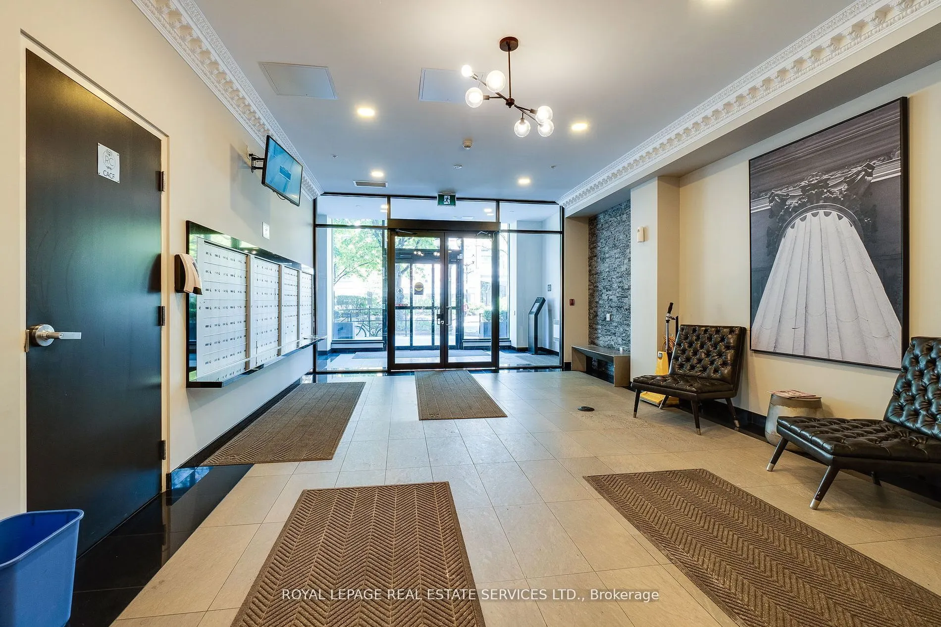 112 King Street E, #611