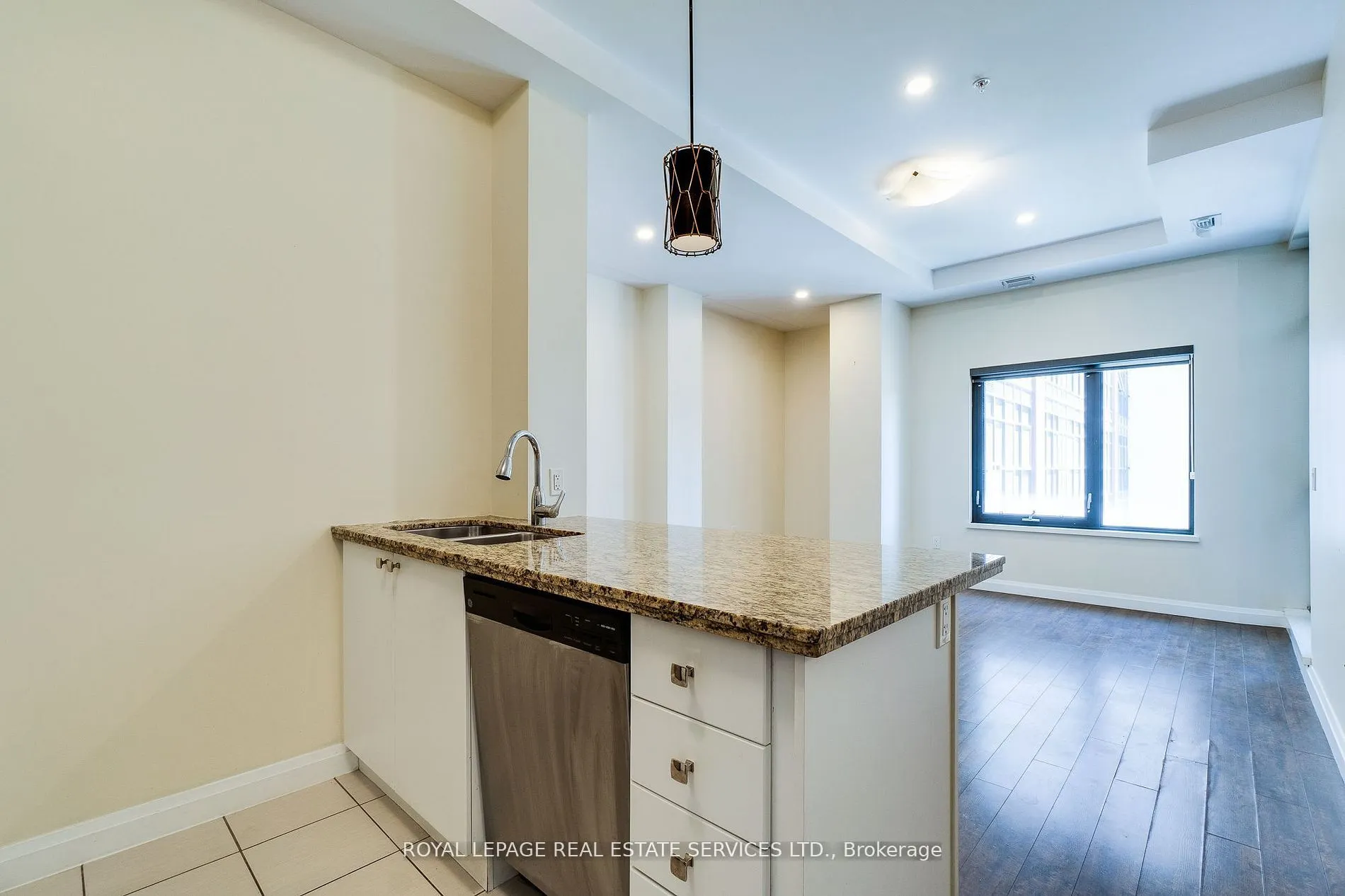 112 King Street E, #611