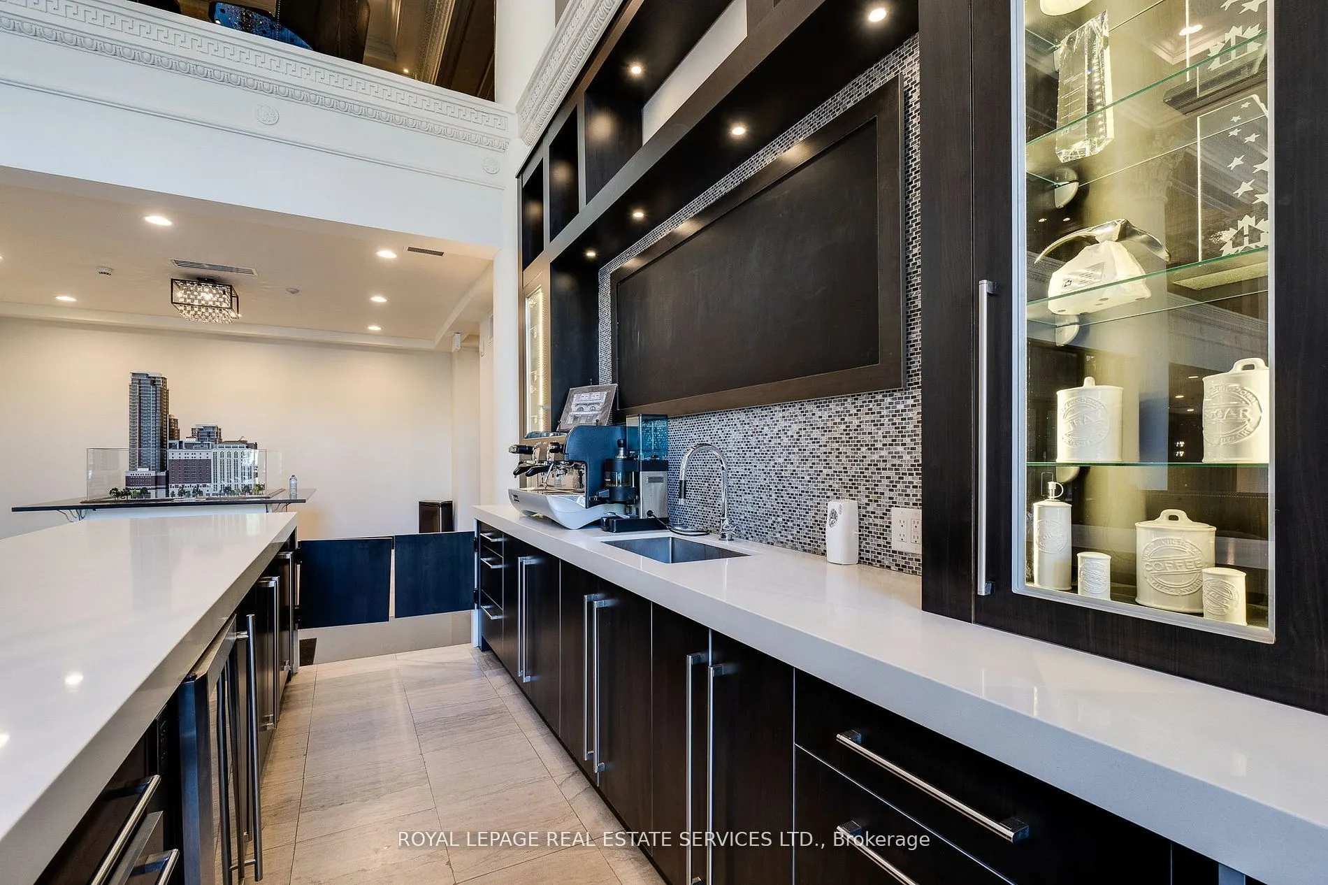 112 King Street E, #611