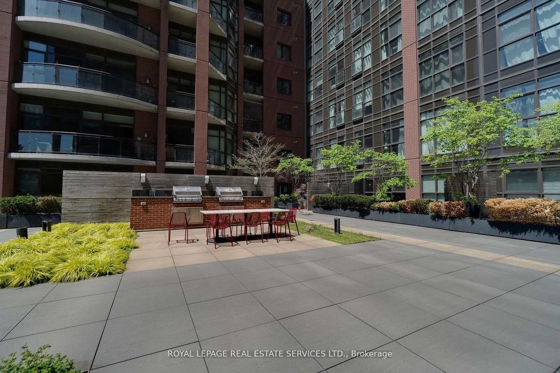 112 King Street E, #611