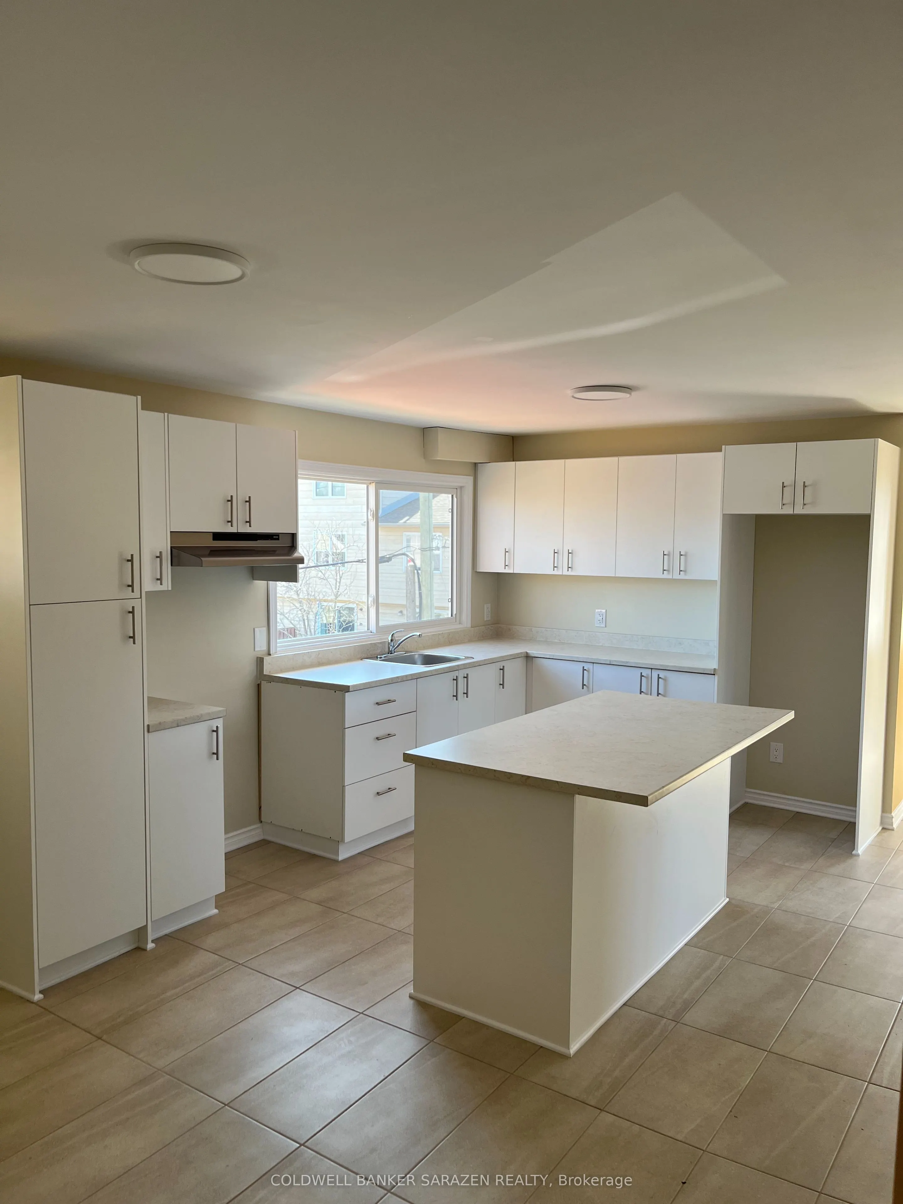 136 Deschamps Avenue