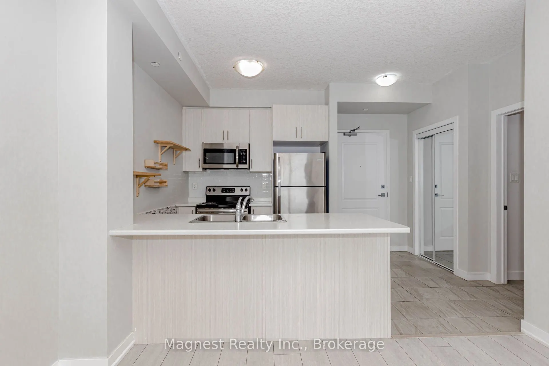 101 Shoreview Place, #326