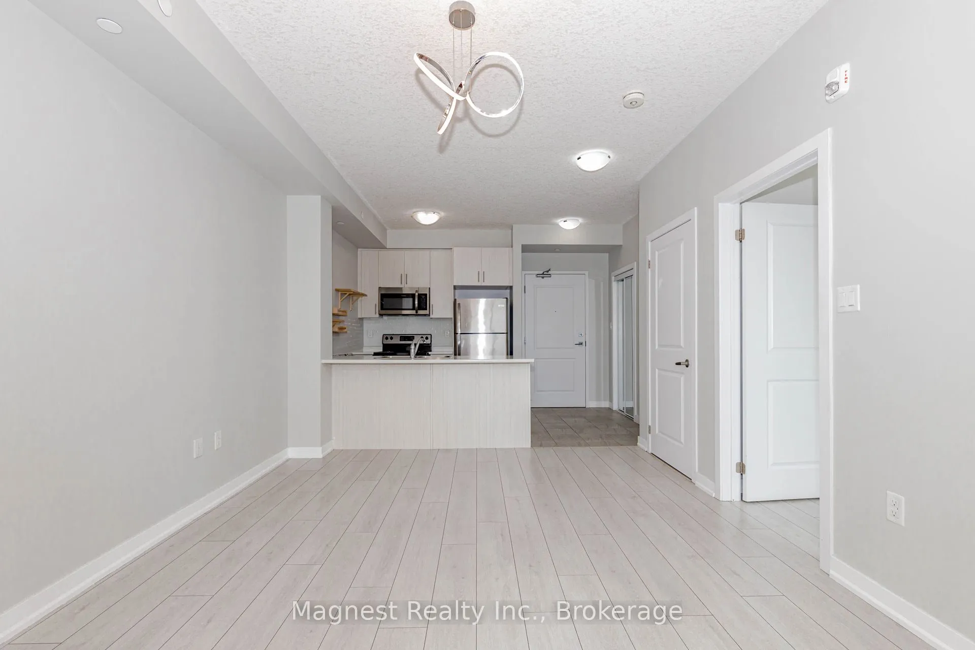 101 Shoreview Place, #326