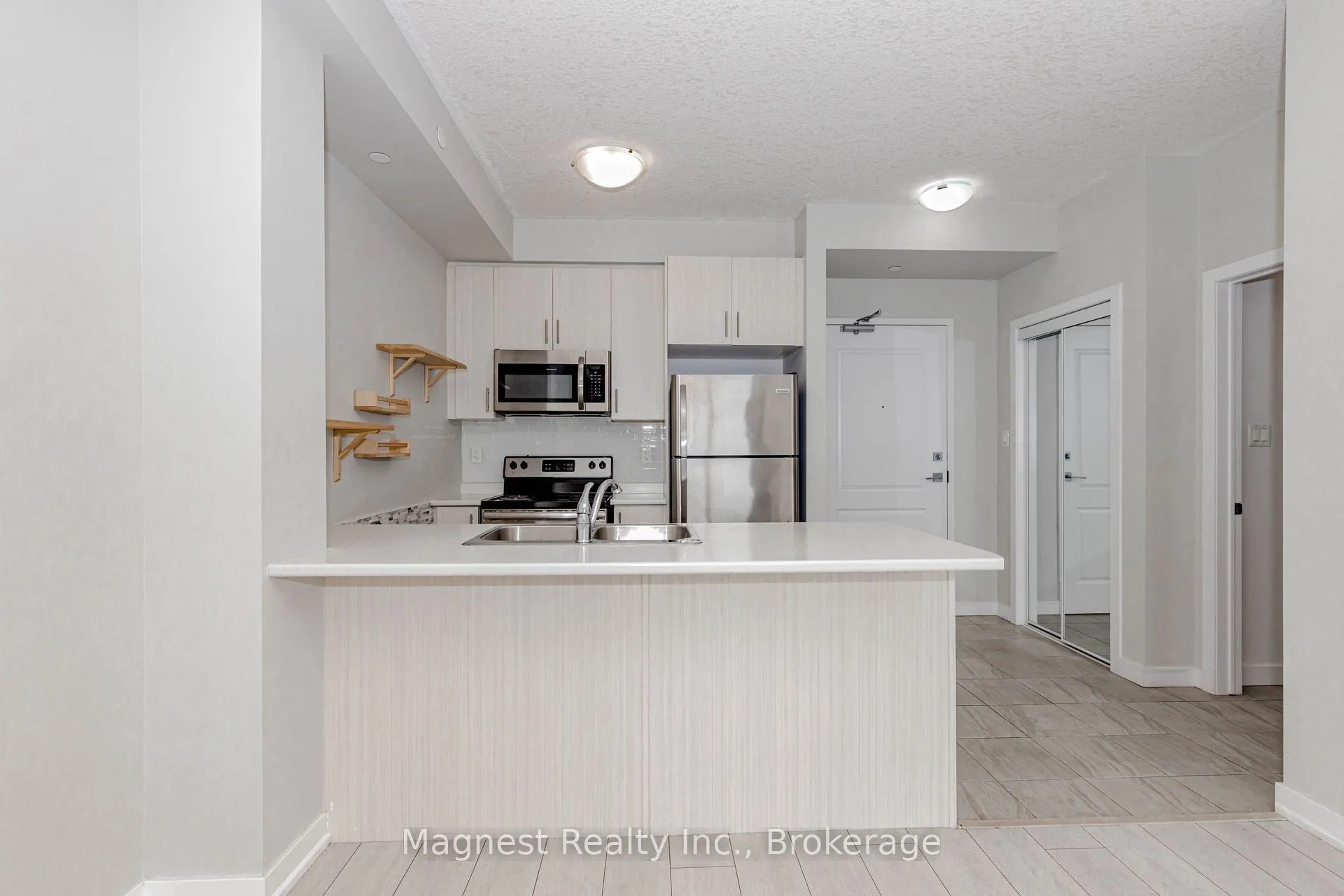 101 Shoreview Place, #326