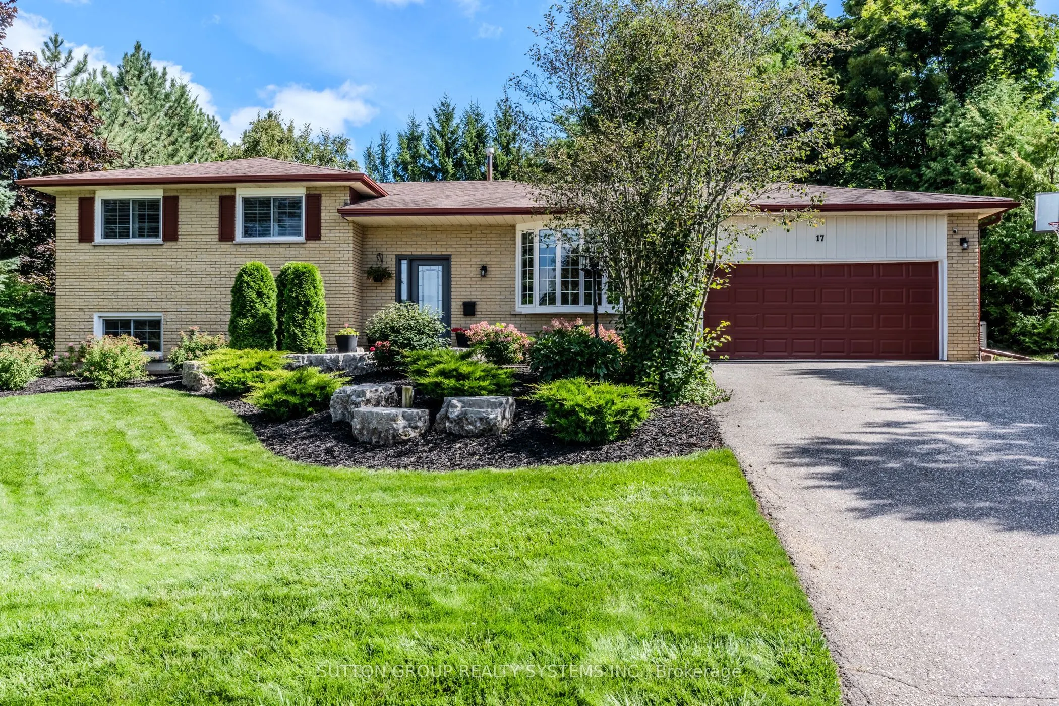 17 William Rex Crescent