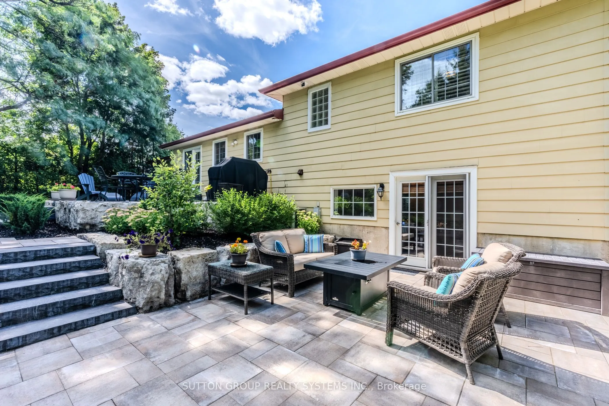 17 William Rex Crescent