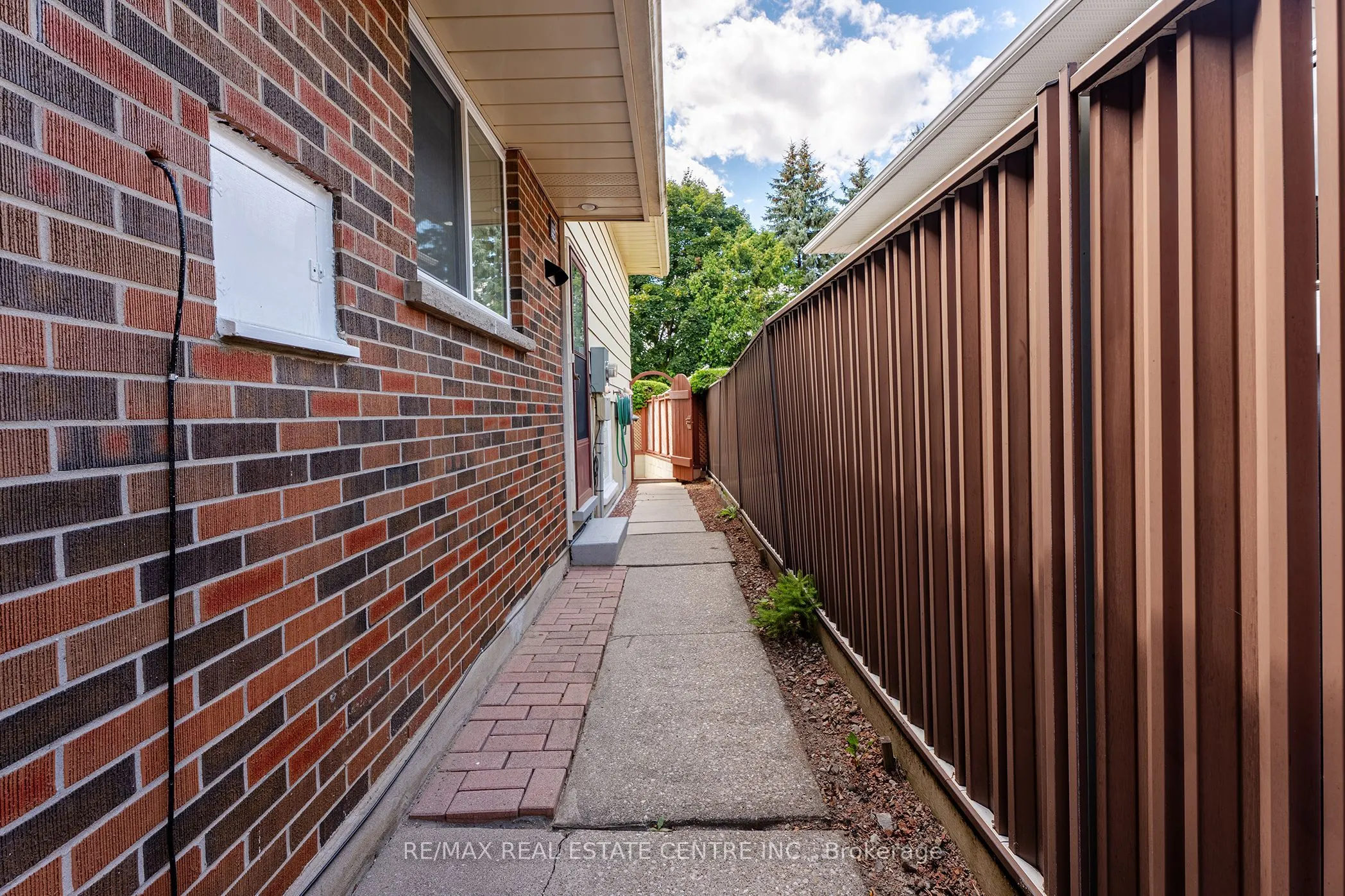 80 Rouse Avenue