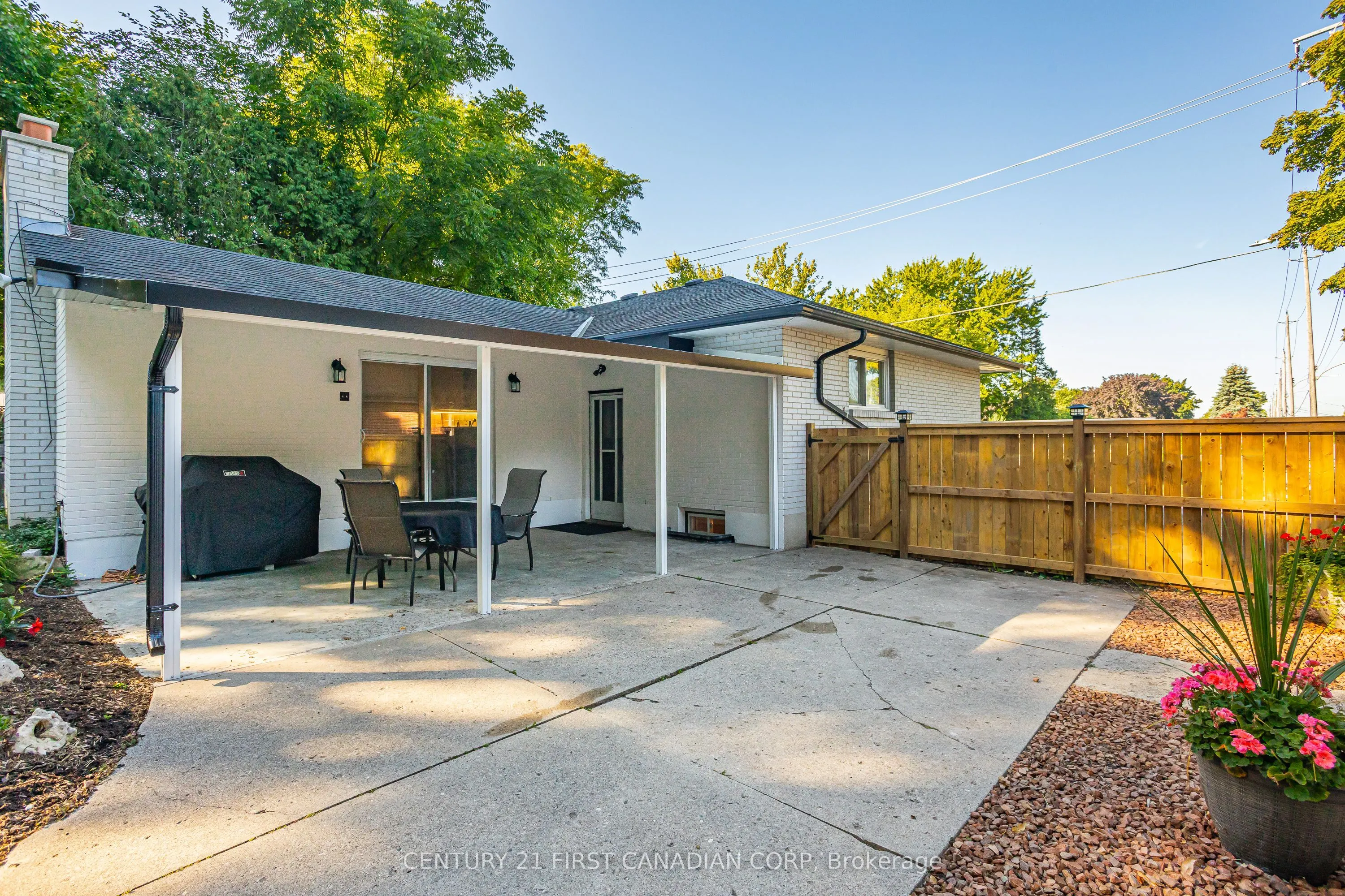 384 Briarhill Avenue