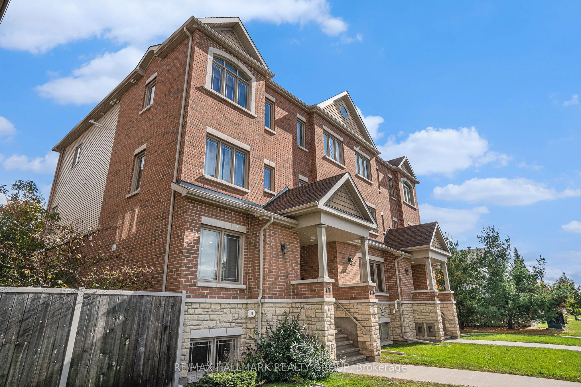 170 Den Haag Drive, #17
