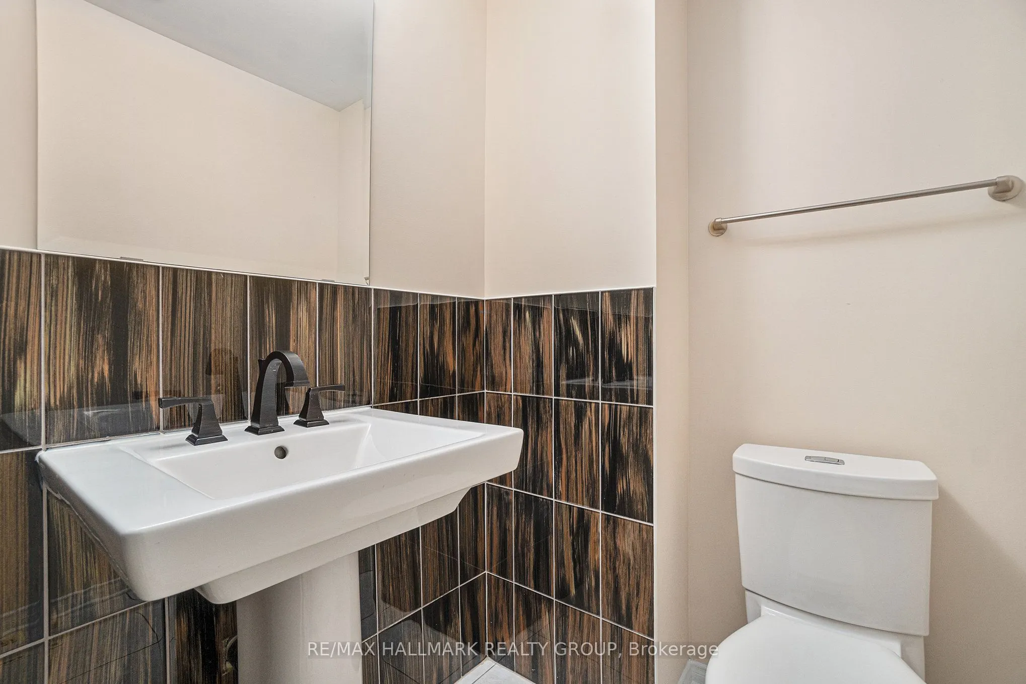 170 Den Haag Drive, #17
