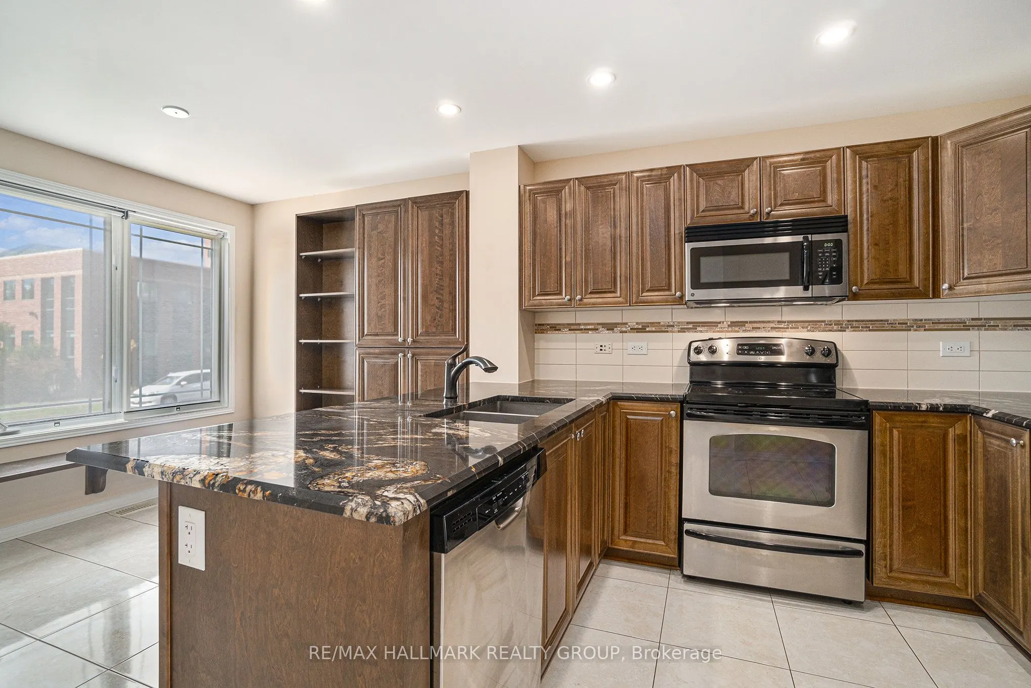 170 Den Haag Drive, #17