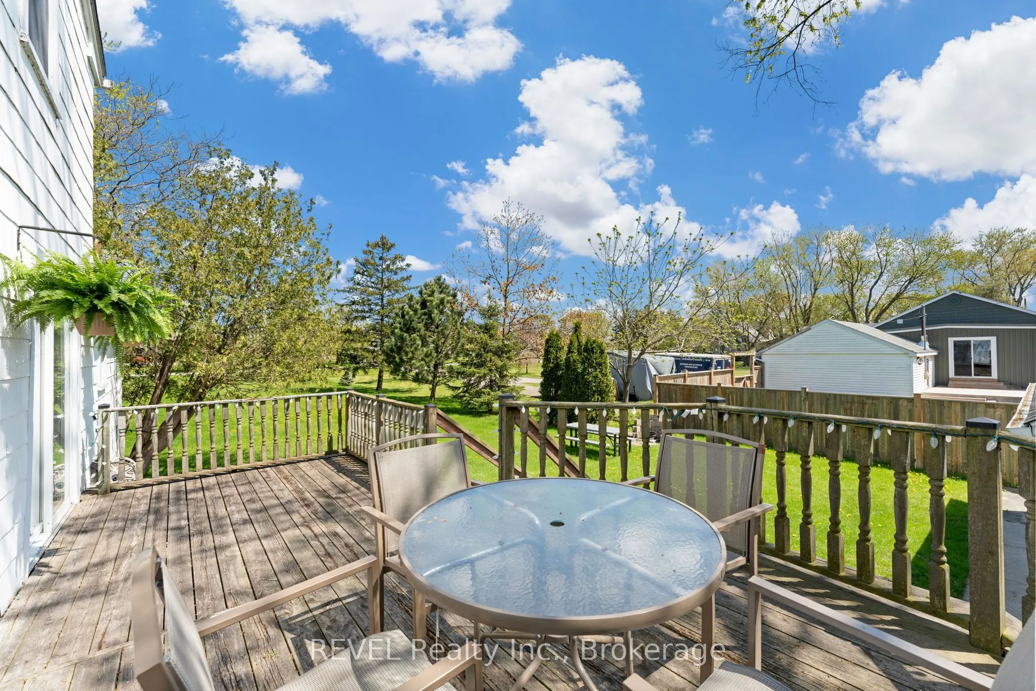 239 Becken Crescent