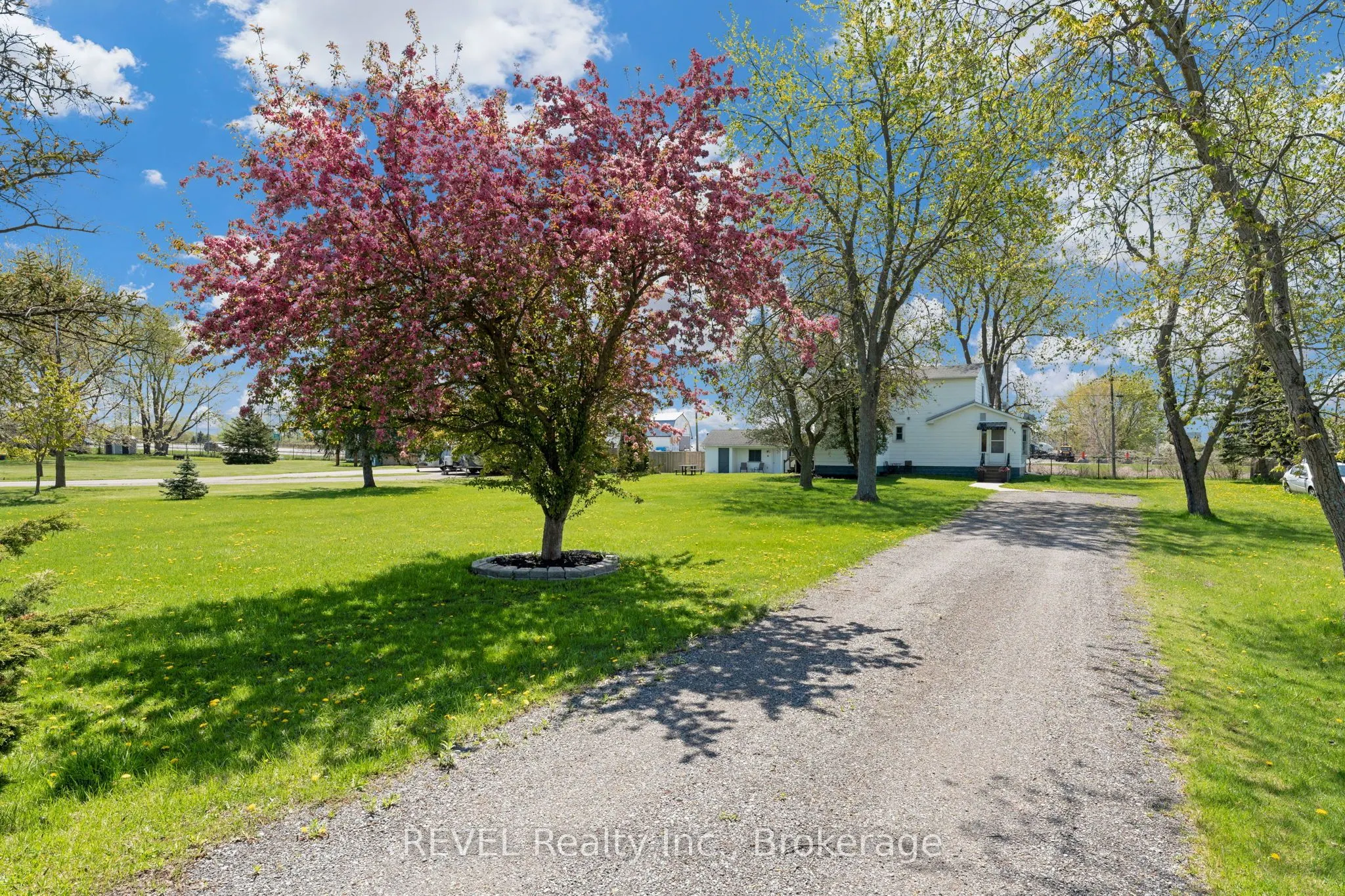 239 Becken Crescent