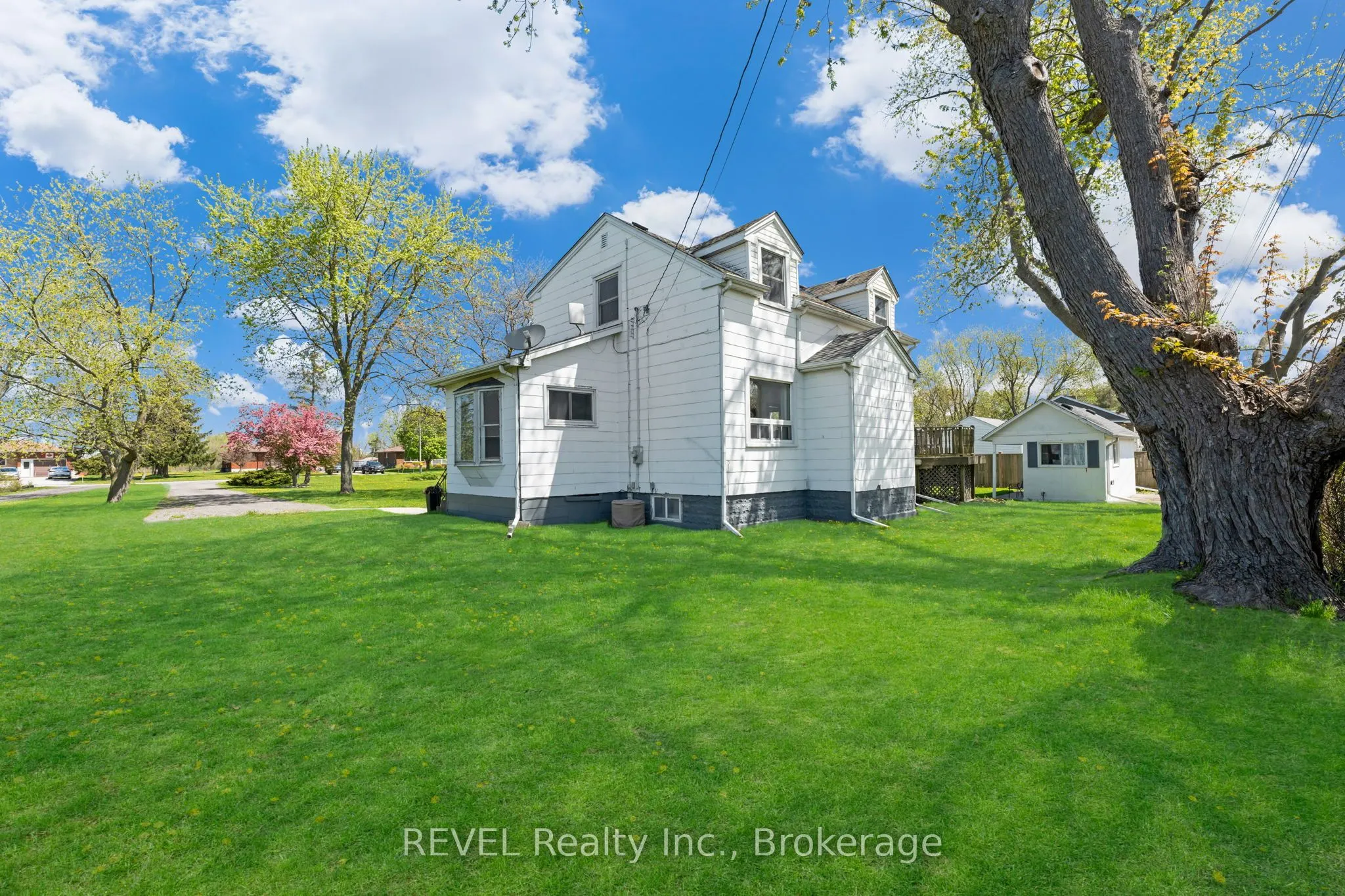 239 Becken Crescent