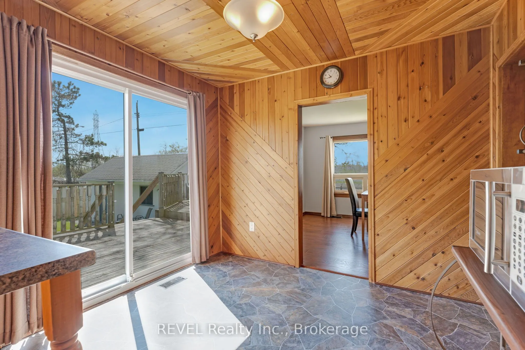 239 Becken Crescent
