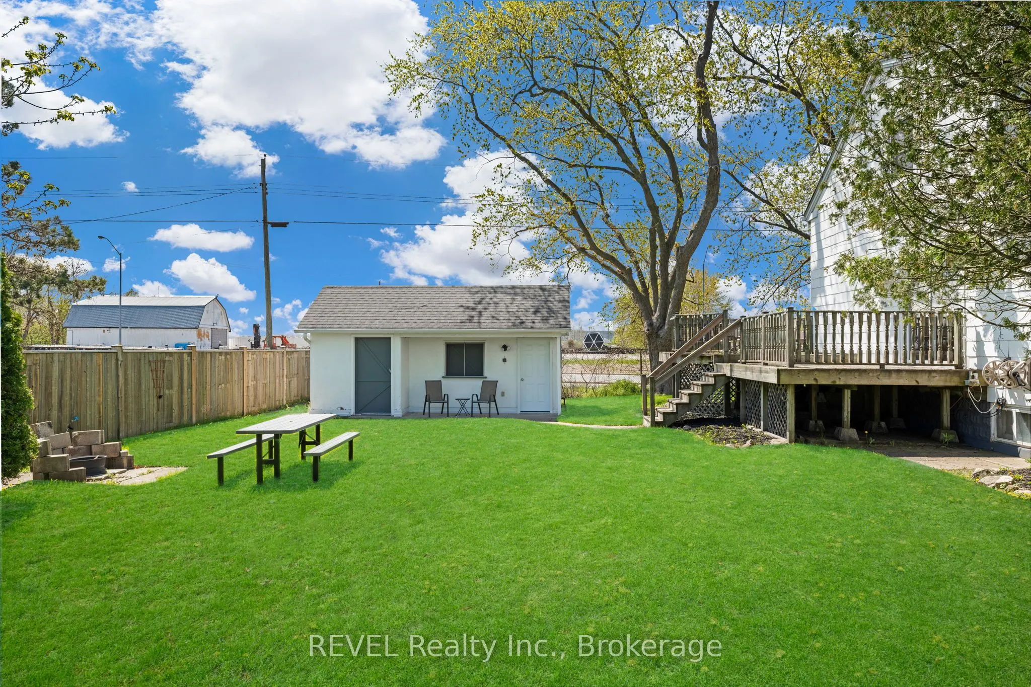 239 Becken Crescent