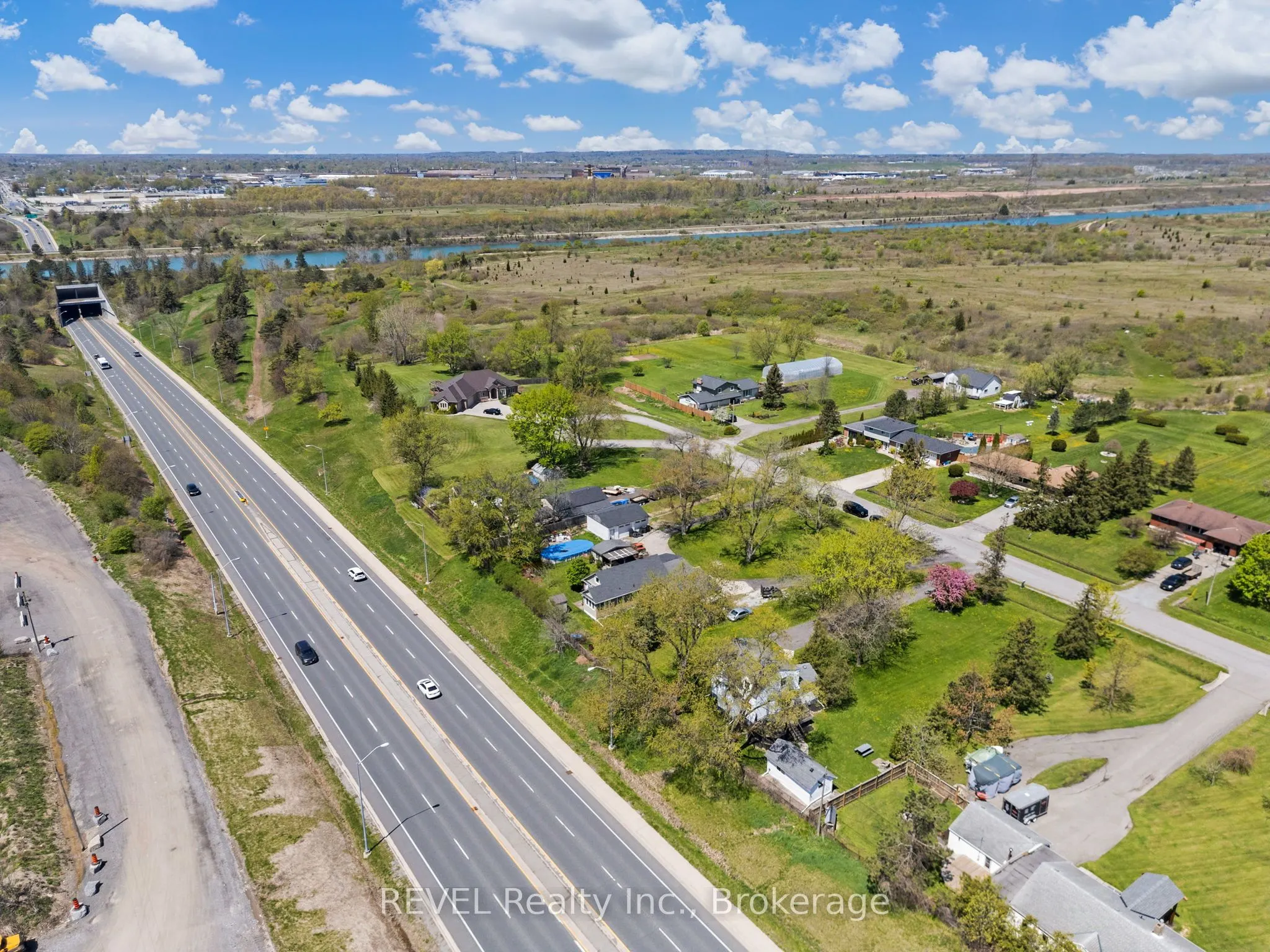 239 Becken Crescent