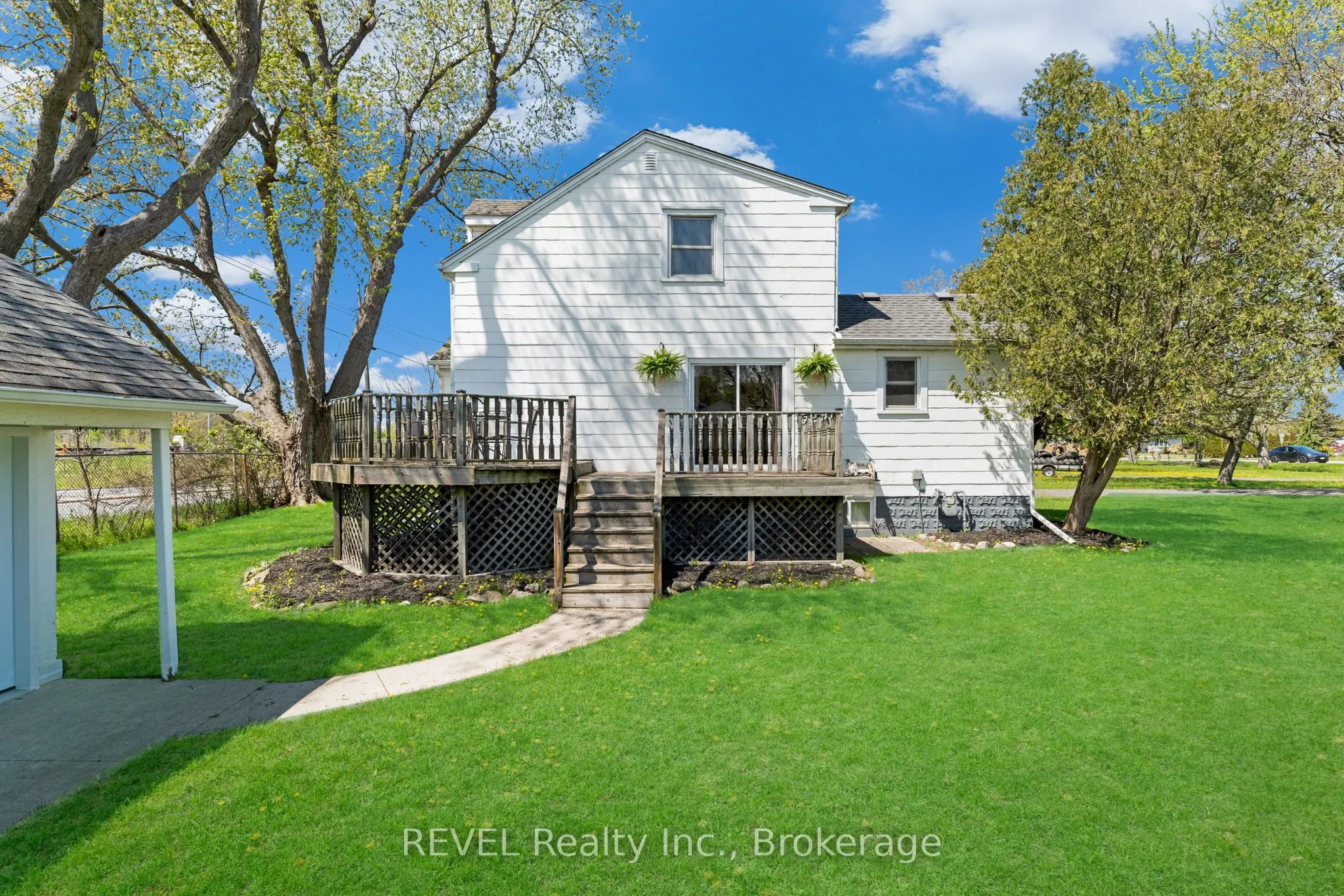 239 Becken Crescent