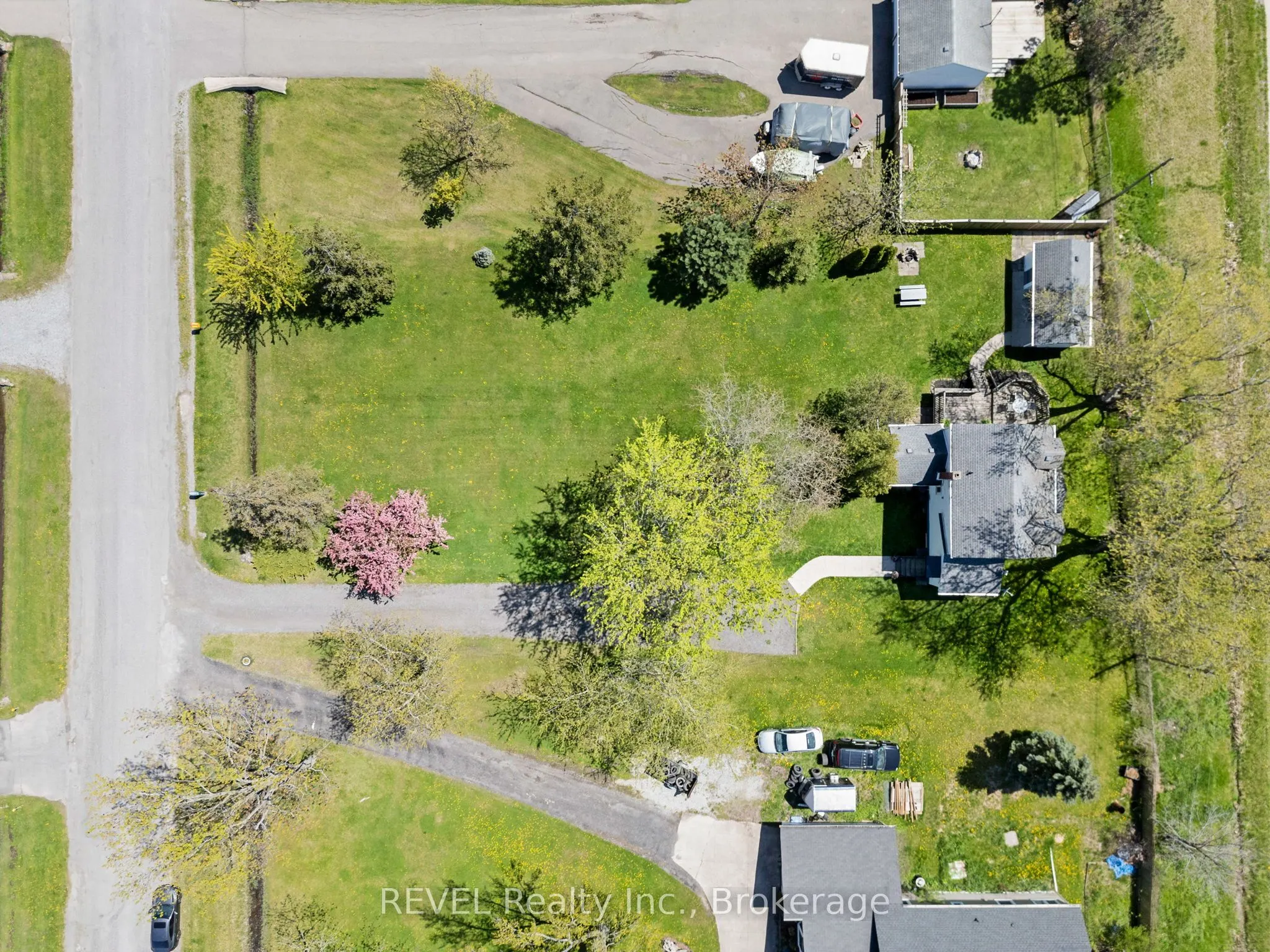 239 Becken Crescent