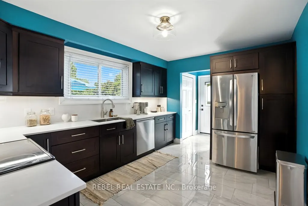 738 Spragge Crescent