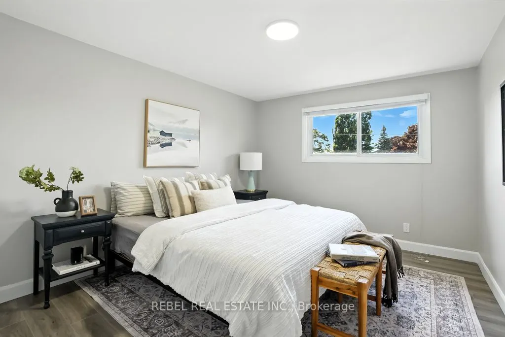 738 Spragge Crescent
