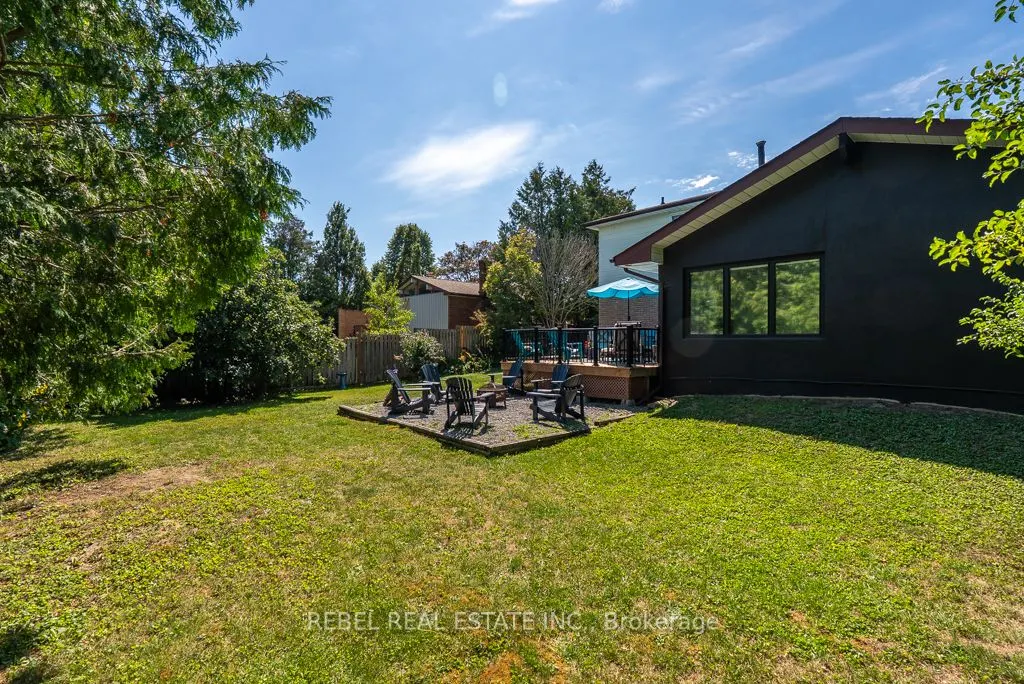738 Spragge Crescent
