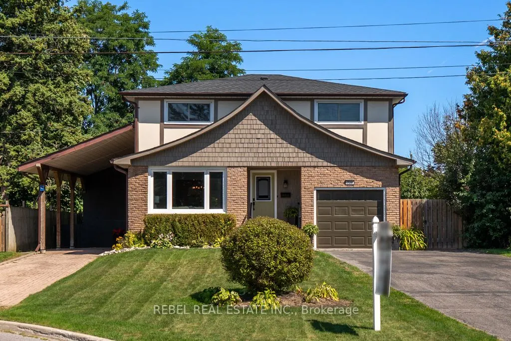 738 Spragge Crescent