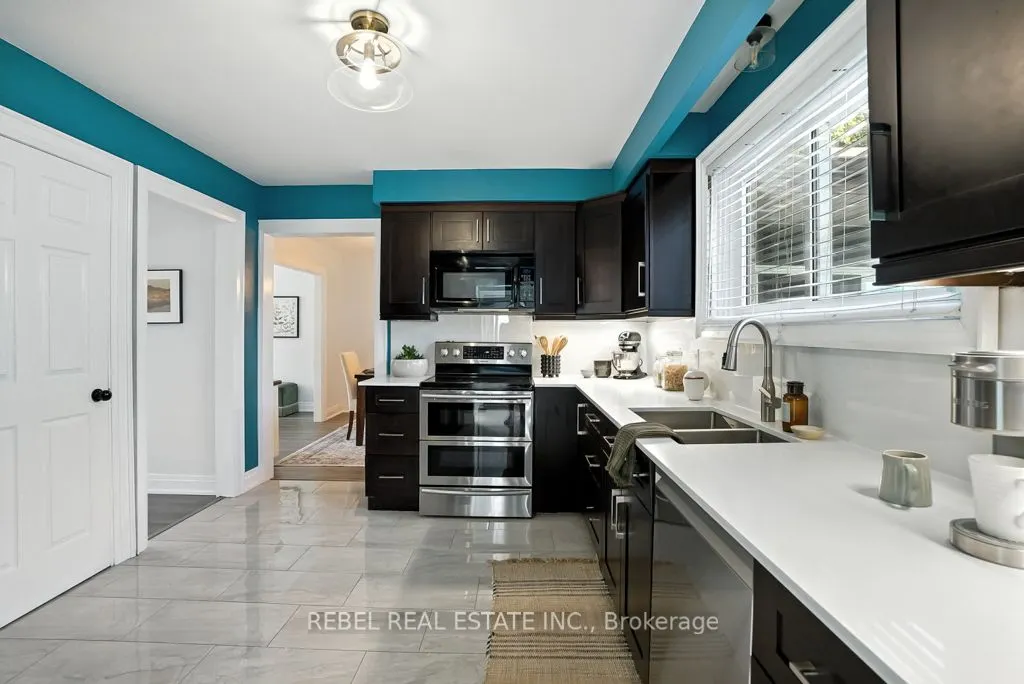 738 Spragge Crescent