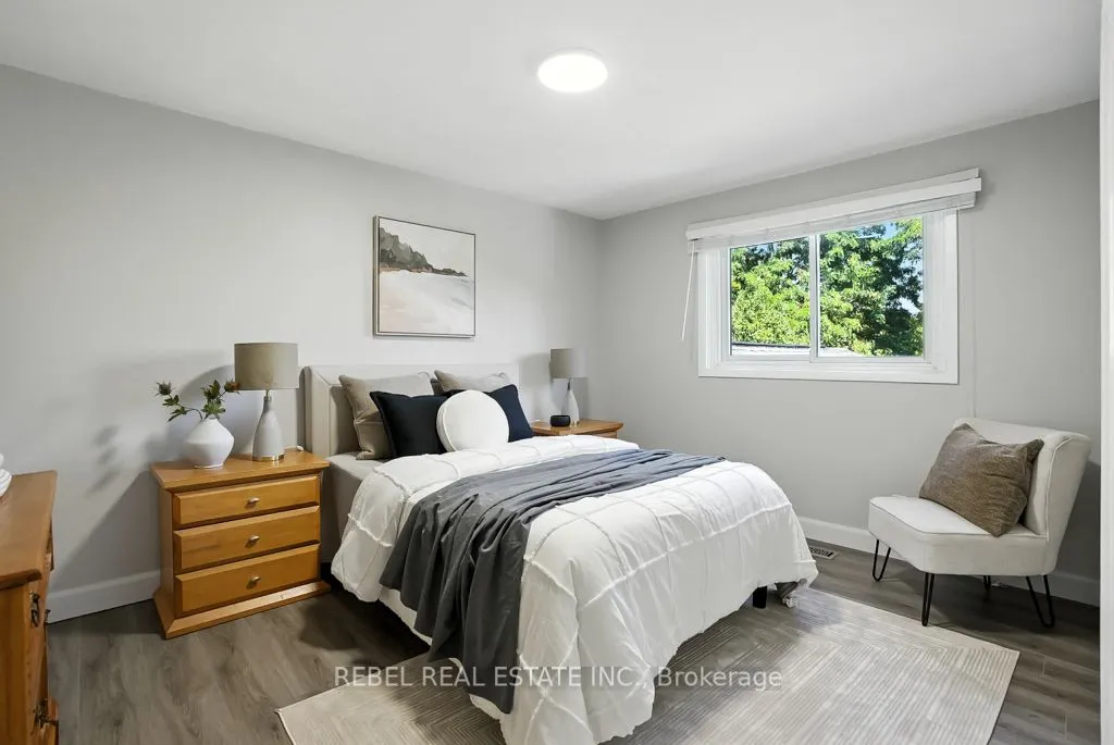 738 Spragge Crescent